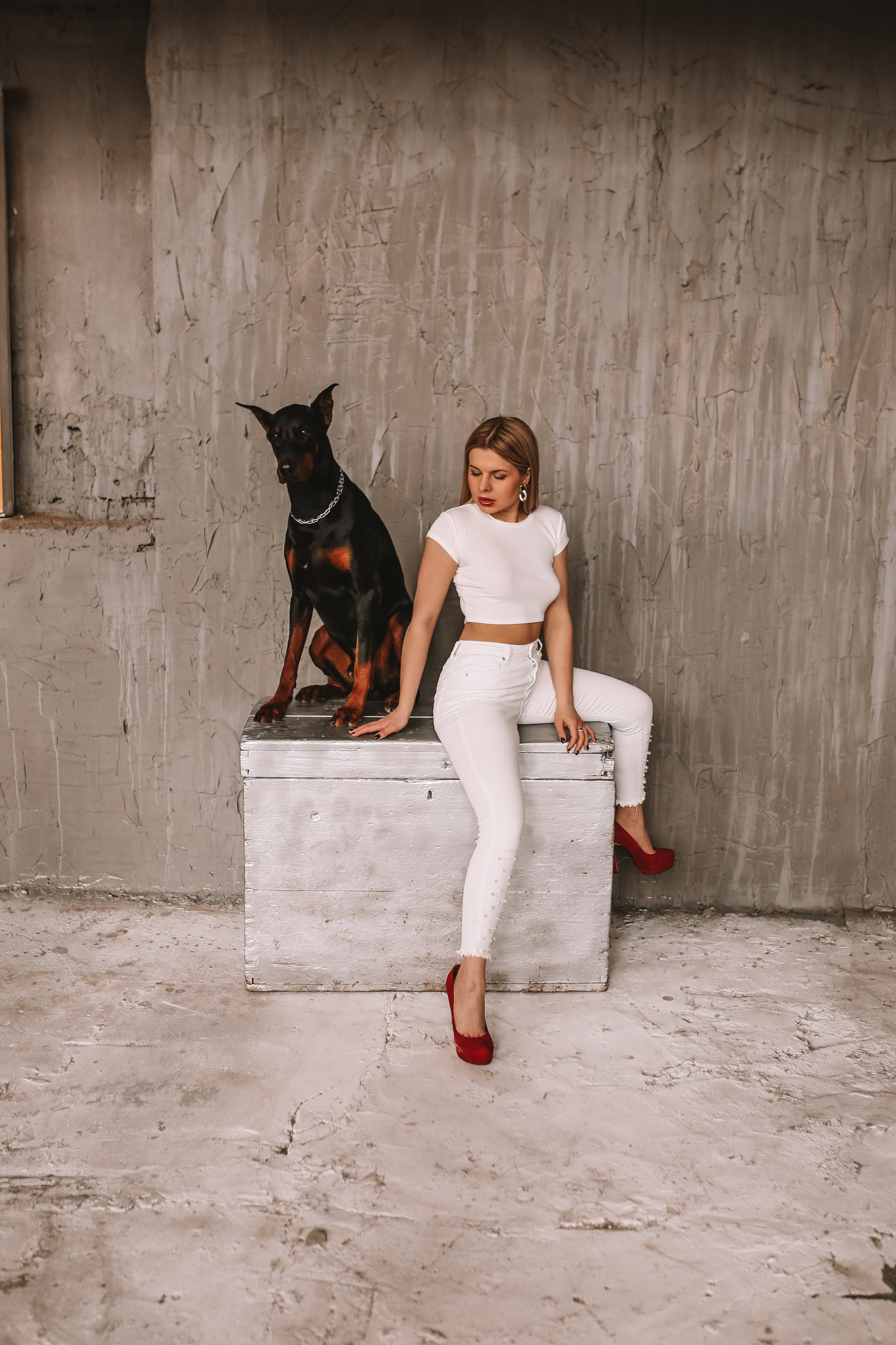 С Доберманом. Фотограф Смоленск Дина Петровская