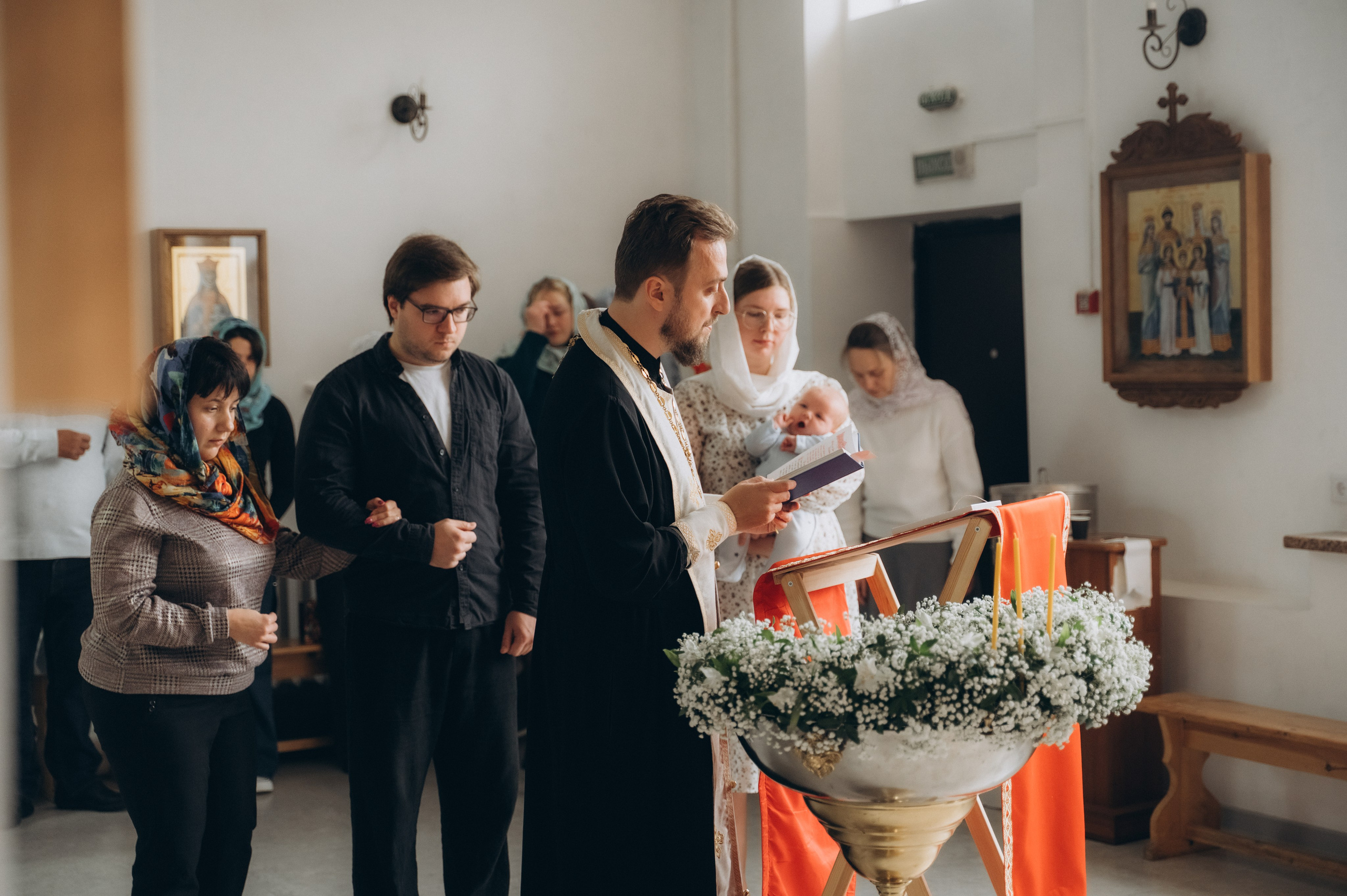 Крещение Ромы (Приход храма святой Равноапостольной княгини Ольги). Семейный фотограф в Минске Дарья Дреко