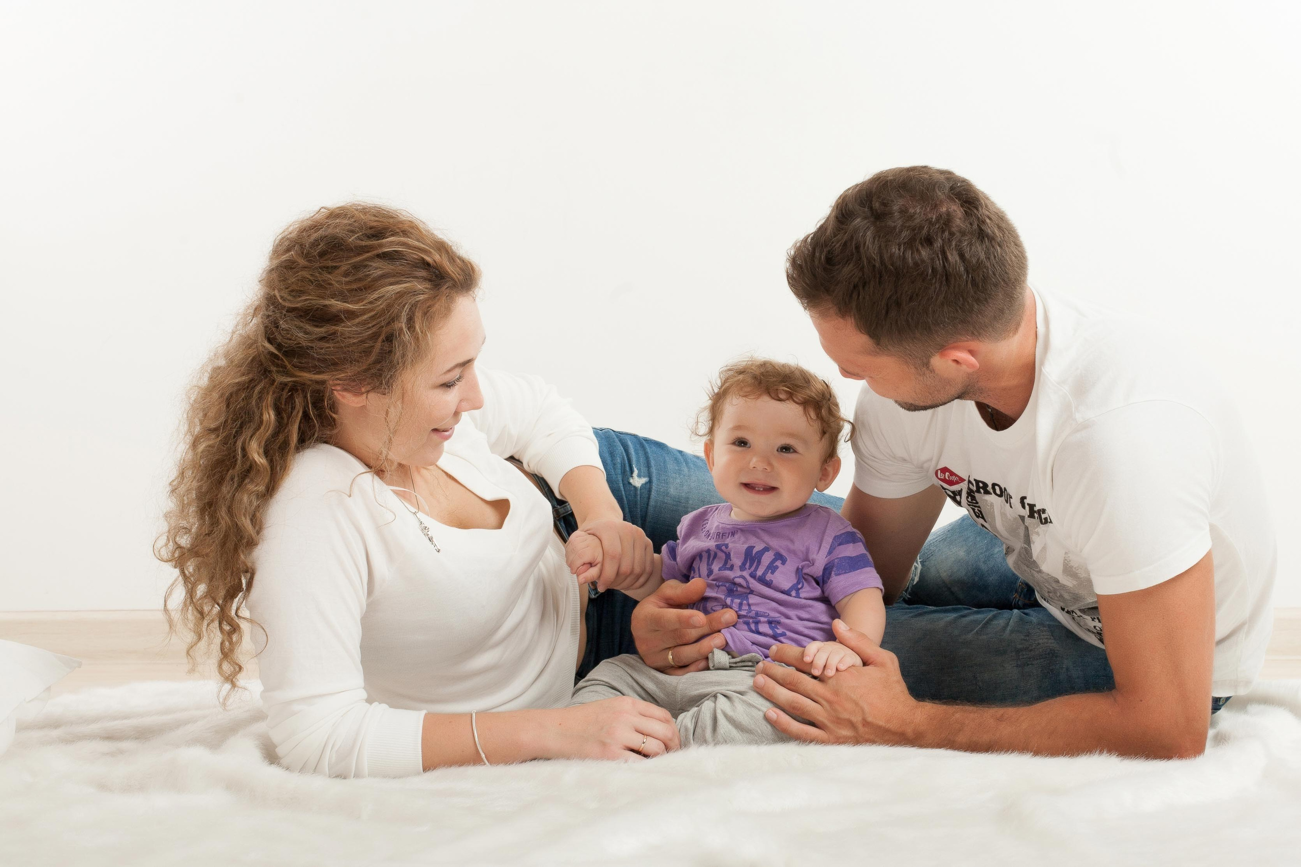 Семейный портрет Семьи Регины. Выездная съемка. Фотостудия Алматы. Семейная и детская фотостудия Family studio.Фотограф Алматы