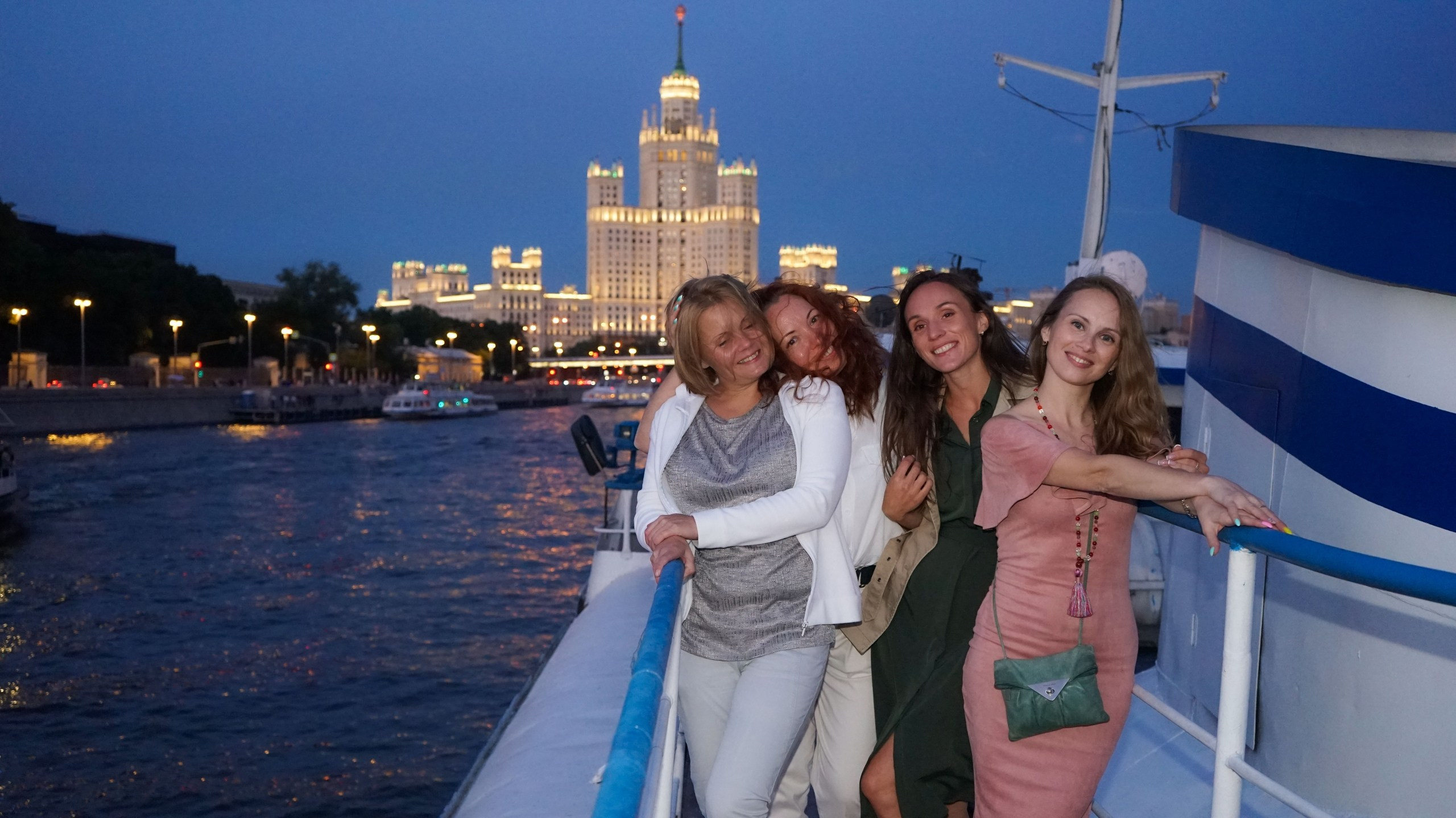 Танцы на воде | 24.07.21. Галерея Фантим