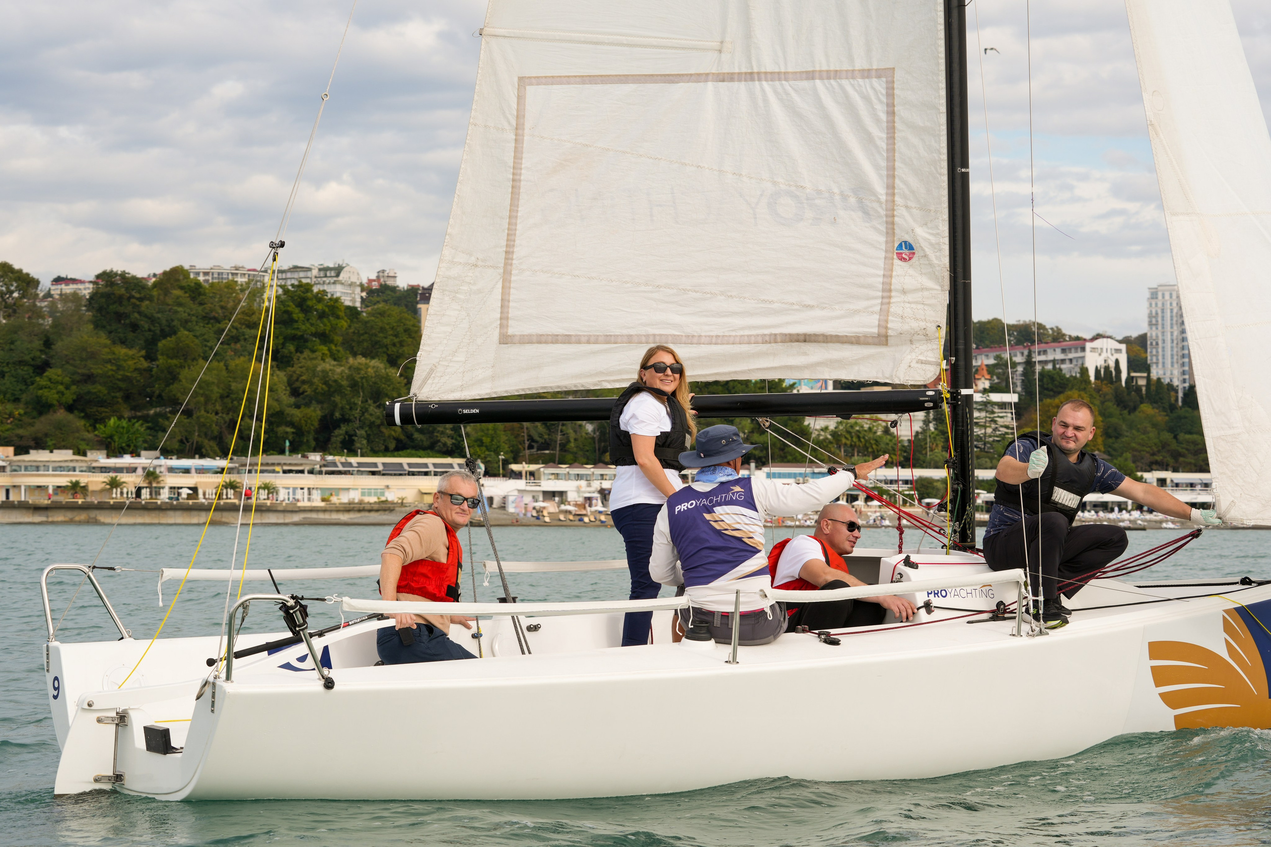 Яхтенная регата для компании Агрегатка. Репортажный фотограф в Красной Поляне и Сочи Павлюченко Екатерина