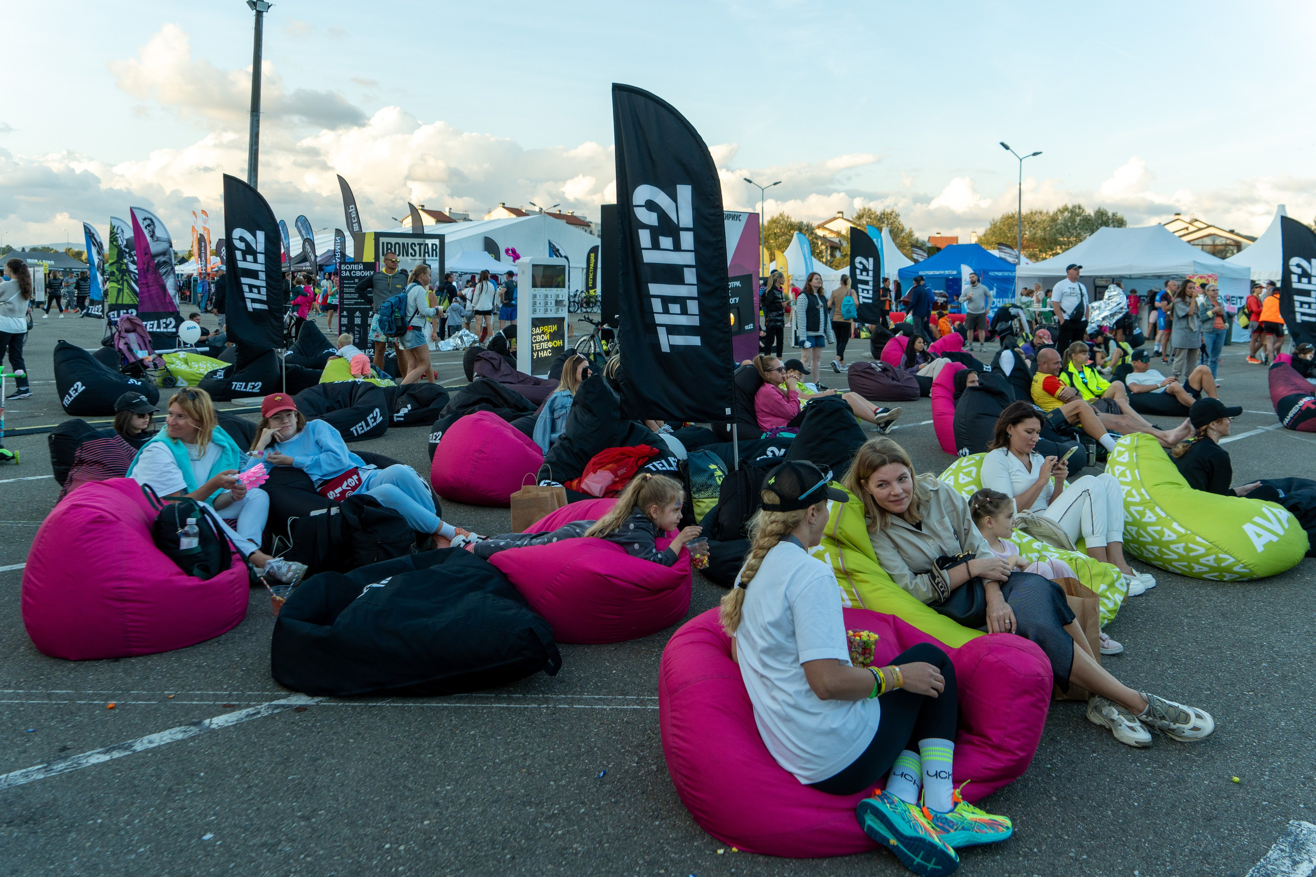 Фотоотчет партнерской интеграции для компании TELE2 на фестивале Ironstar. Репортажный фотограф в Красной Поляне и Сочи Павлюченко Екатерина