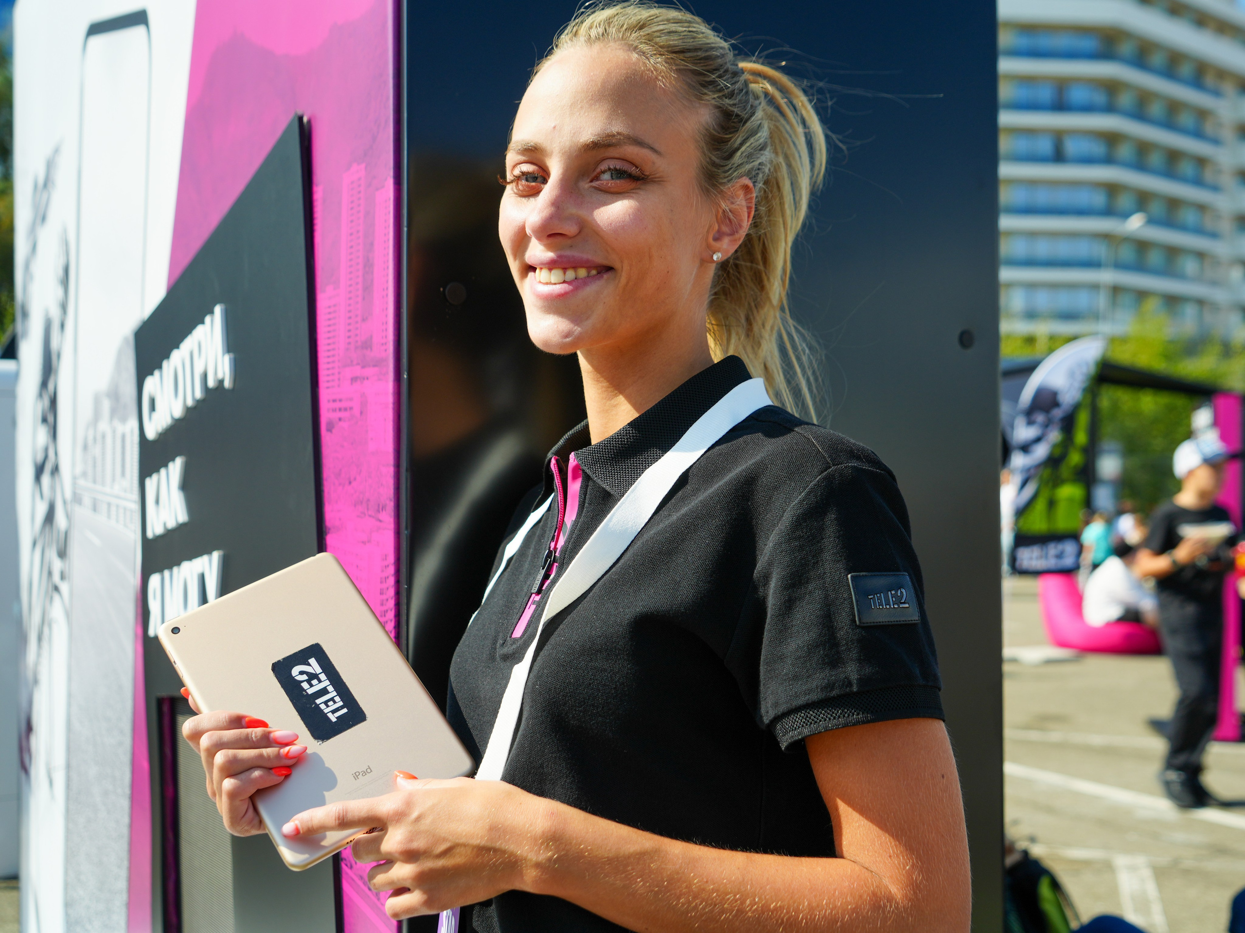 Фотоотчет партнерской интеграции для компании TELE2 на фестивале Ironstar. Репортажный фотограф в Красной Поляне и Сочи Павлюченко Екатерина