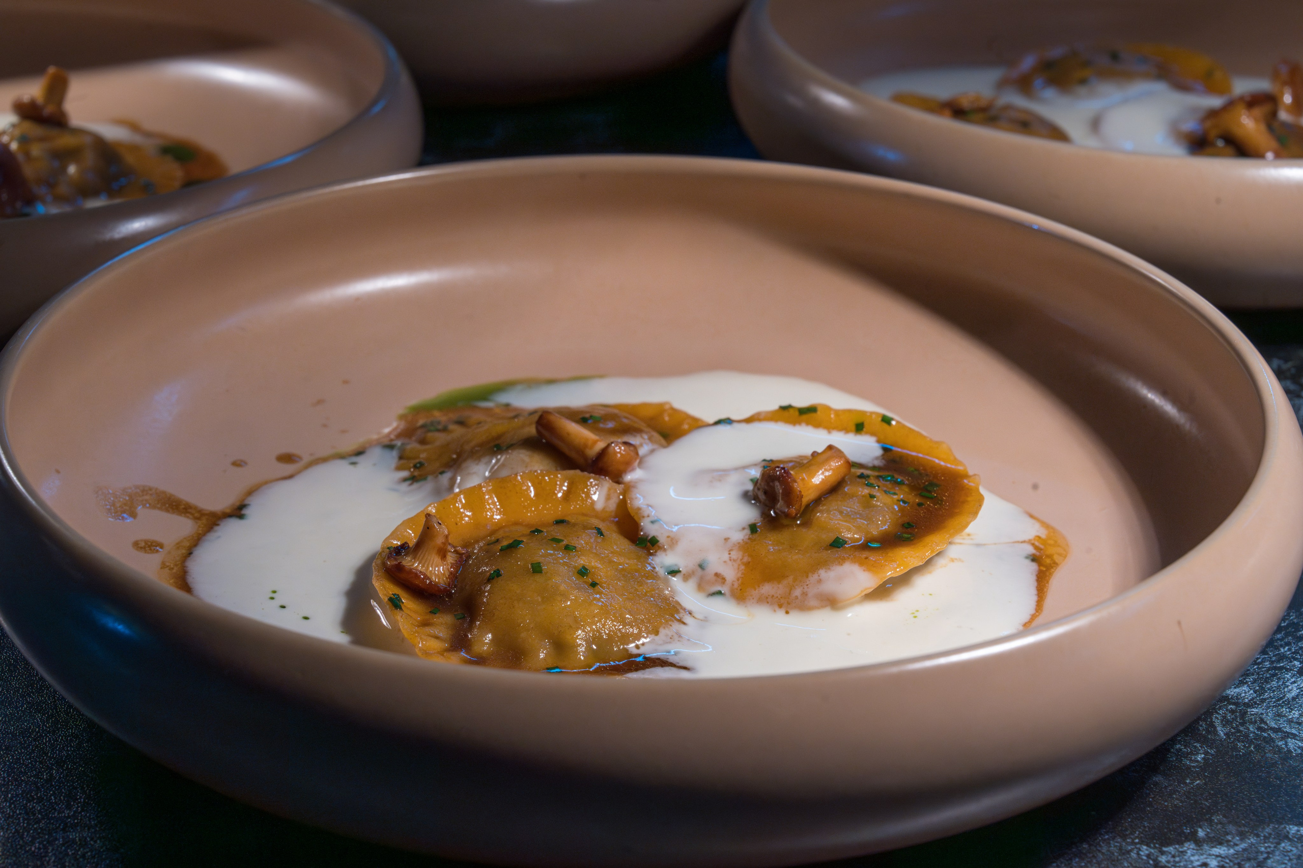 Гастрономический ужин «Лесная Италия» с Мирко Дзаго в ресторане RiverSide. Репортажный фотограф в Красной Поляне и Сочи Павлюченко Екатерина