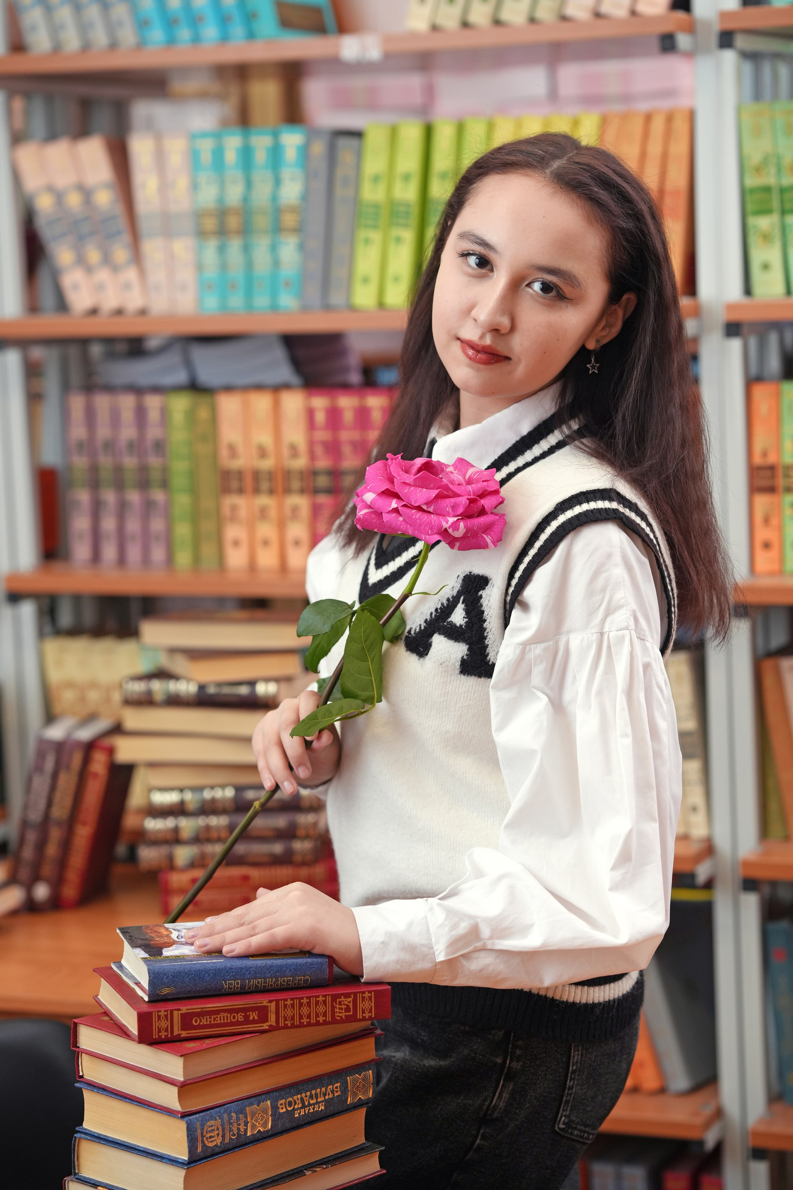 ФОТОСЕССИЯ В ШКОЛЬНОЙ БИБЛИОТЕКЕ. Школьная фотография в Санкт-Петербурге, выпускные альбомы, фотосессии