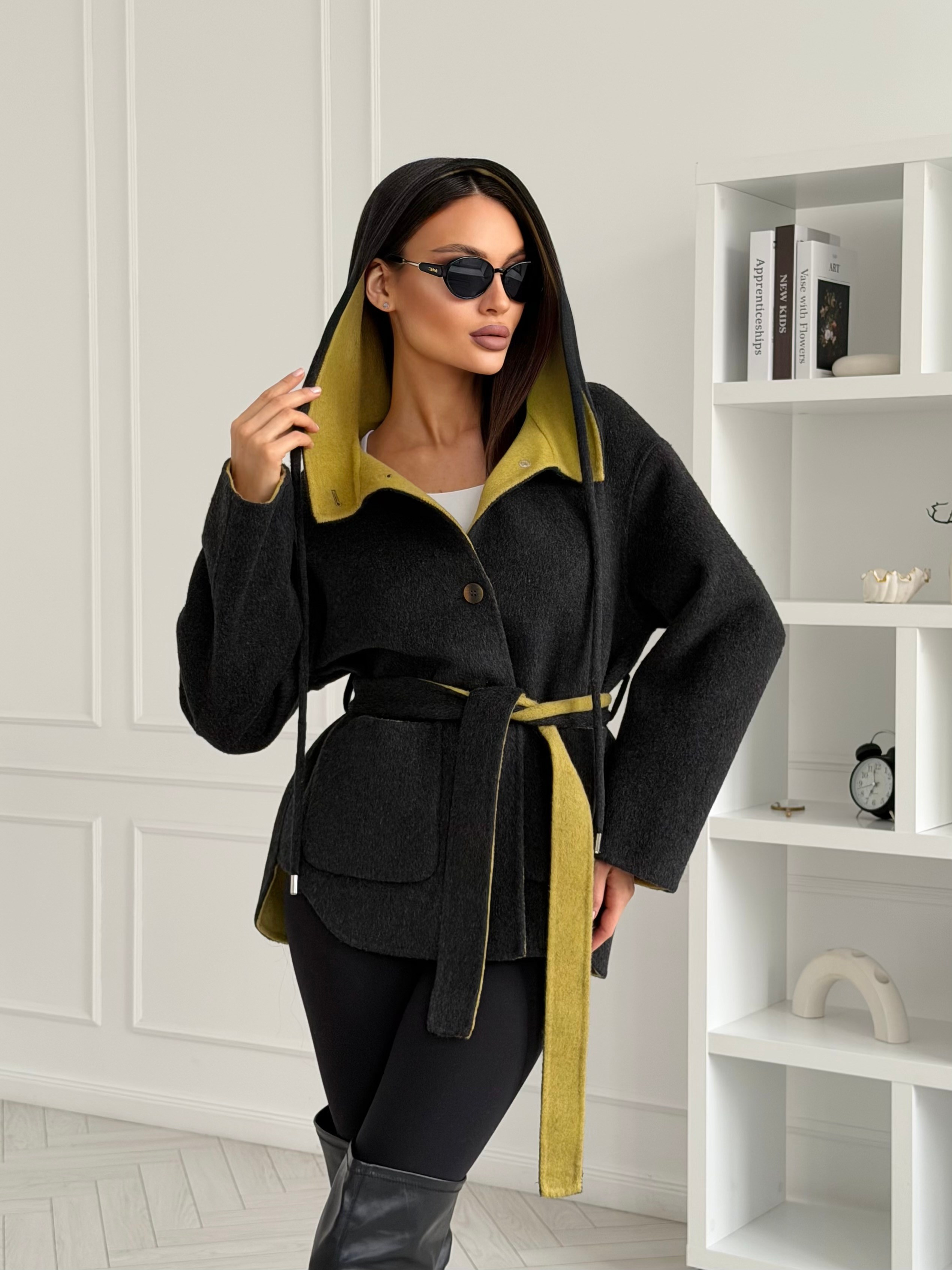 Оптовые продажи верхней одежды. Женские пальто из шерсти — заказать