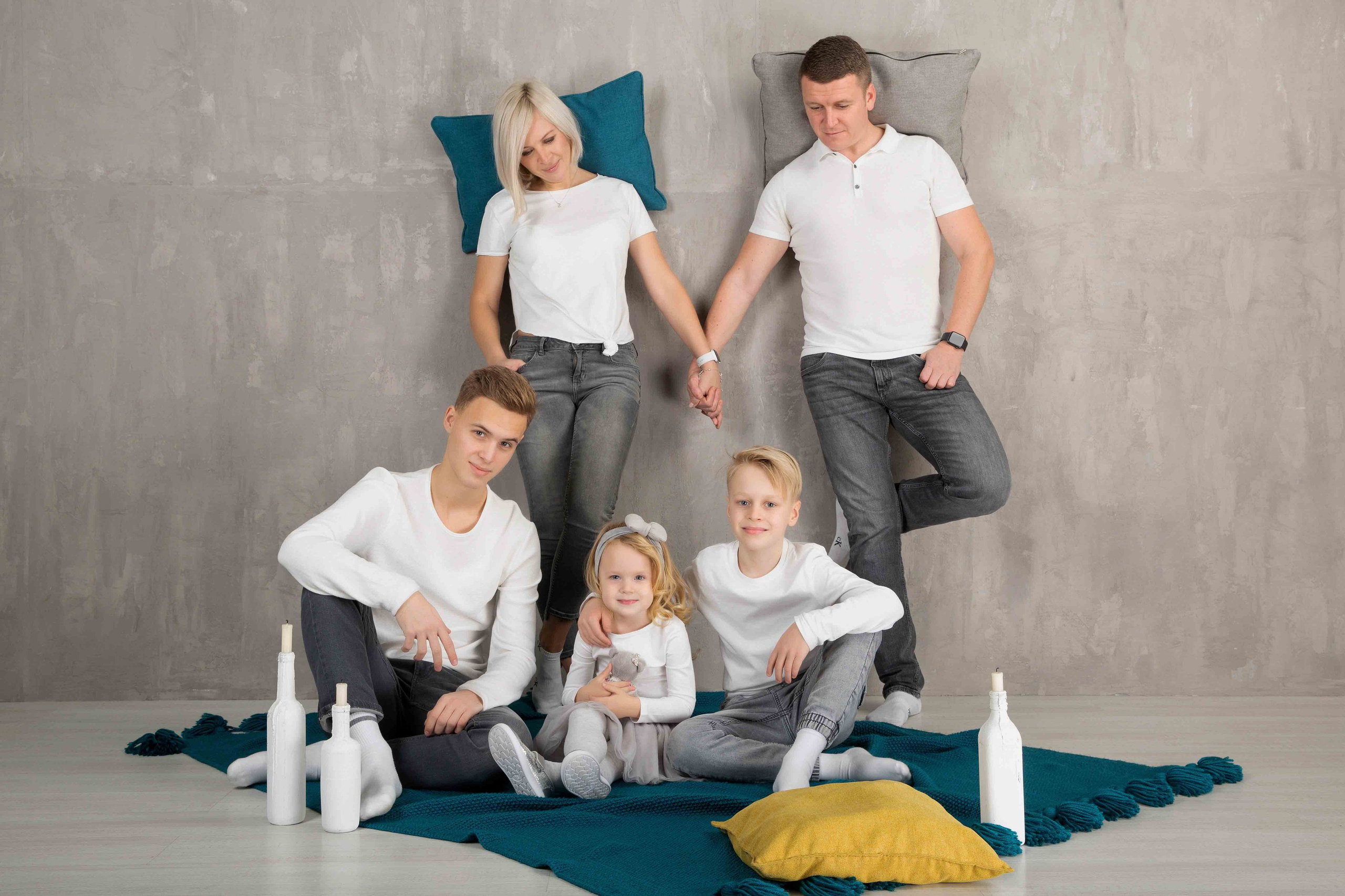 Семья Юлии. Семейная фотосессия. Фотостудия Алматы. Семейная и детская фотостудия Family studio.Фотограф Алматы