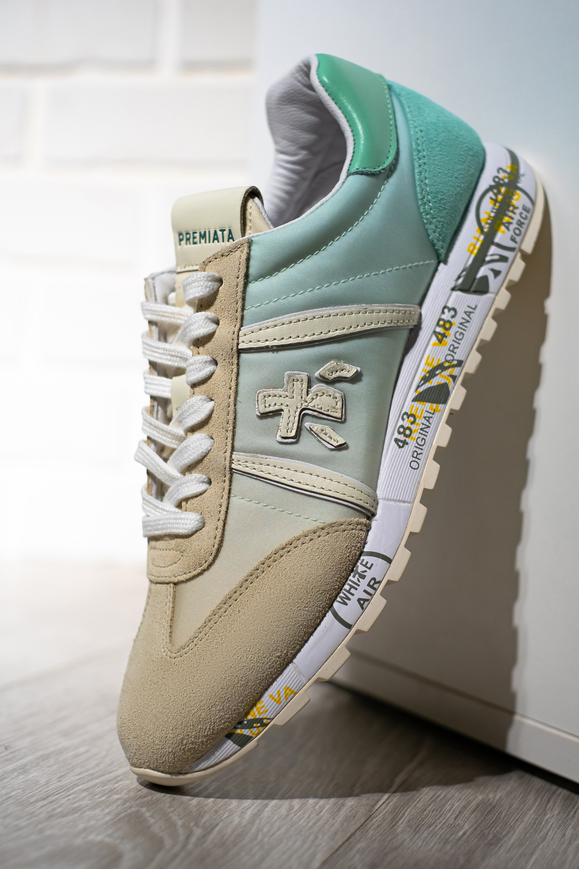 Предметная съёмка для маркетплейсов обуви. Предметный фотограф в Симферополе Антон Катунин