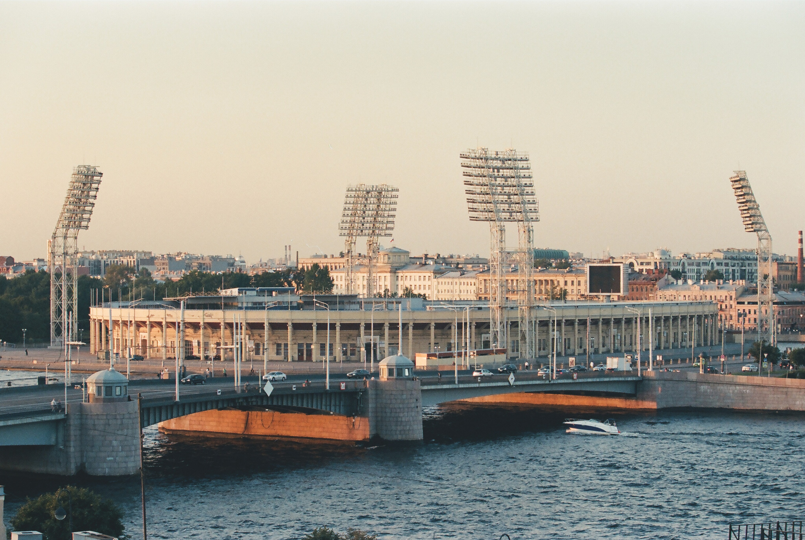 Фотографии цветные. Свадебный и семейный пленочный фотограф в Петербурге Истомина Ирина