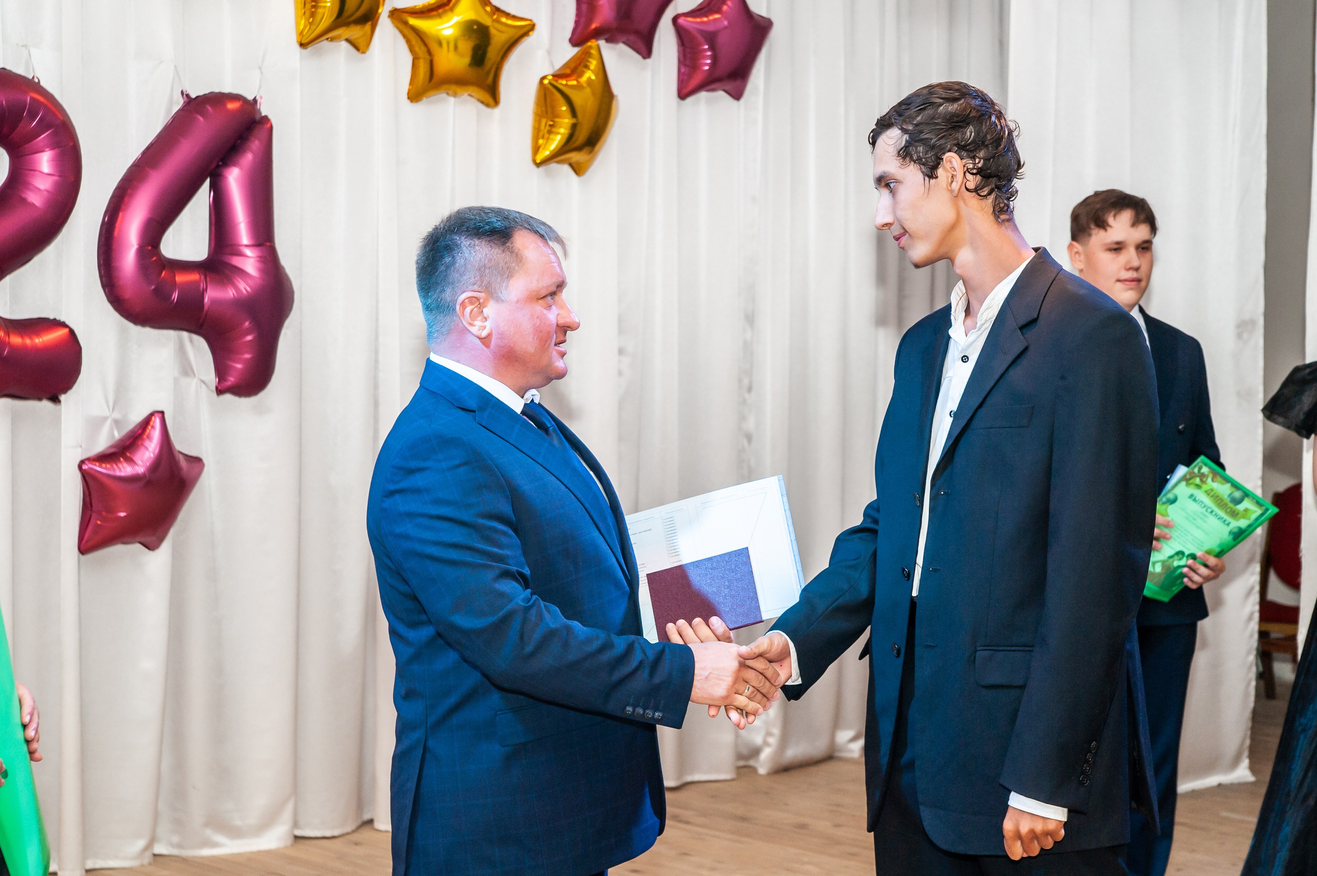 Выпускной МАОУ СОШ № 17 им. Эдуарда Есаяна. Свадебный и семейный фотограф Денис Лукьянов в Краснодаре, Краснодарском крае и Республике Крым