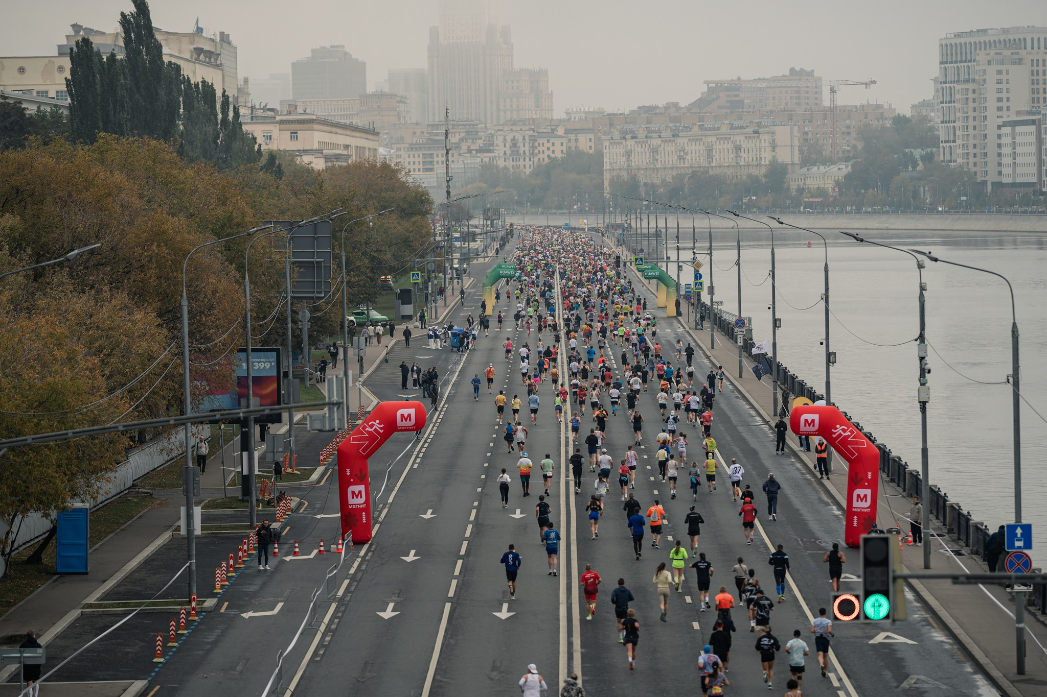 Московский марафон 2026. Забег на 10 км. Фоторепортаж | Сергей Чурносов