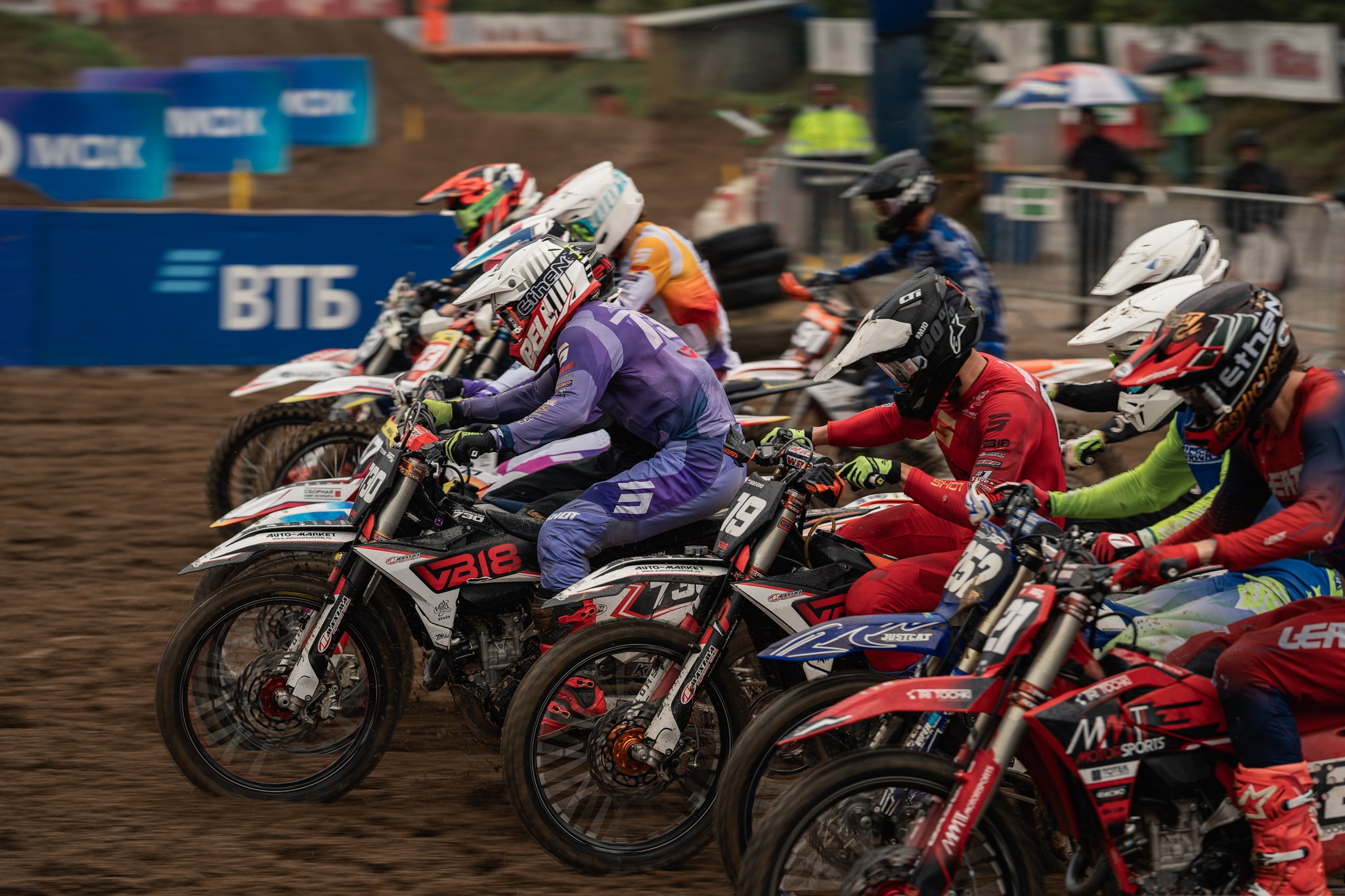 Суперкросс в Крылатском 2026 — фоторепортаж с Чемпионата Москвы | Сергей Чурносов