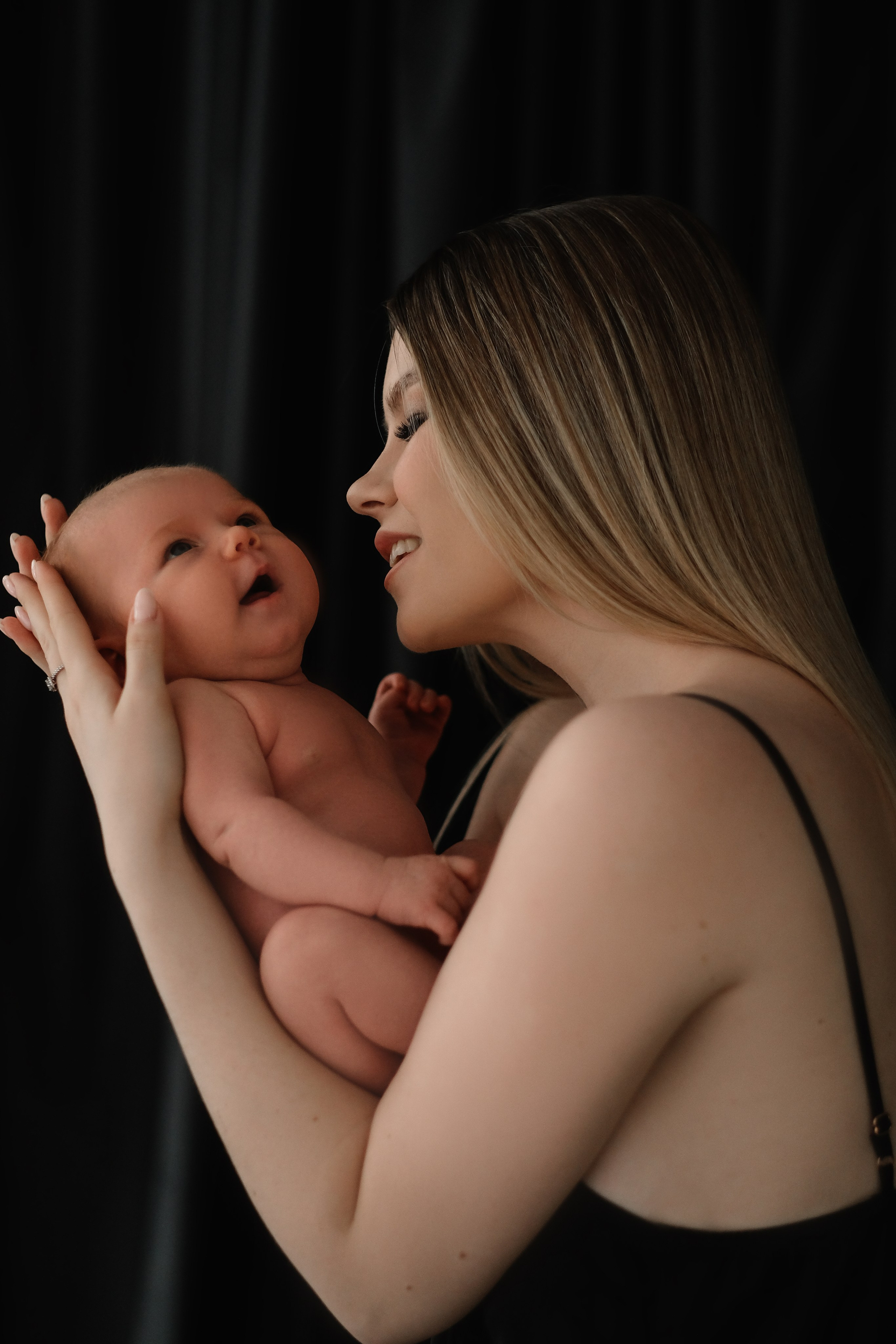 Вика и Вероника. Фотограф беременности и Newborn в Екатеринбурге Марина Добровольская