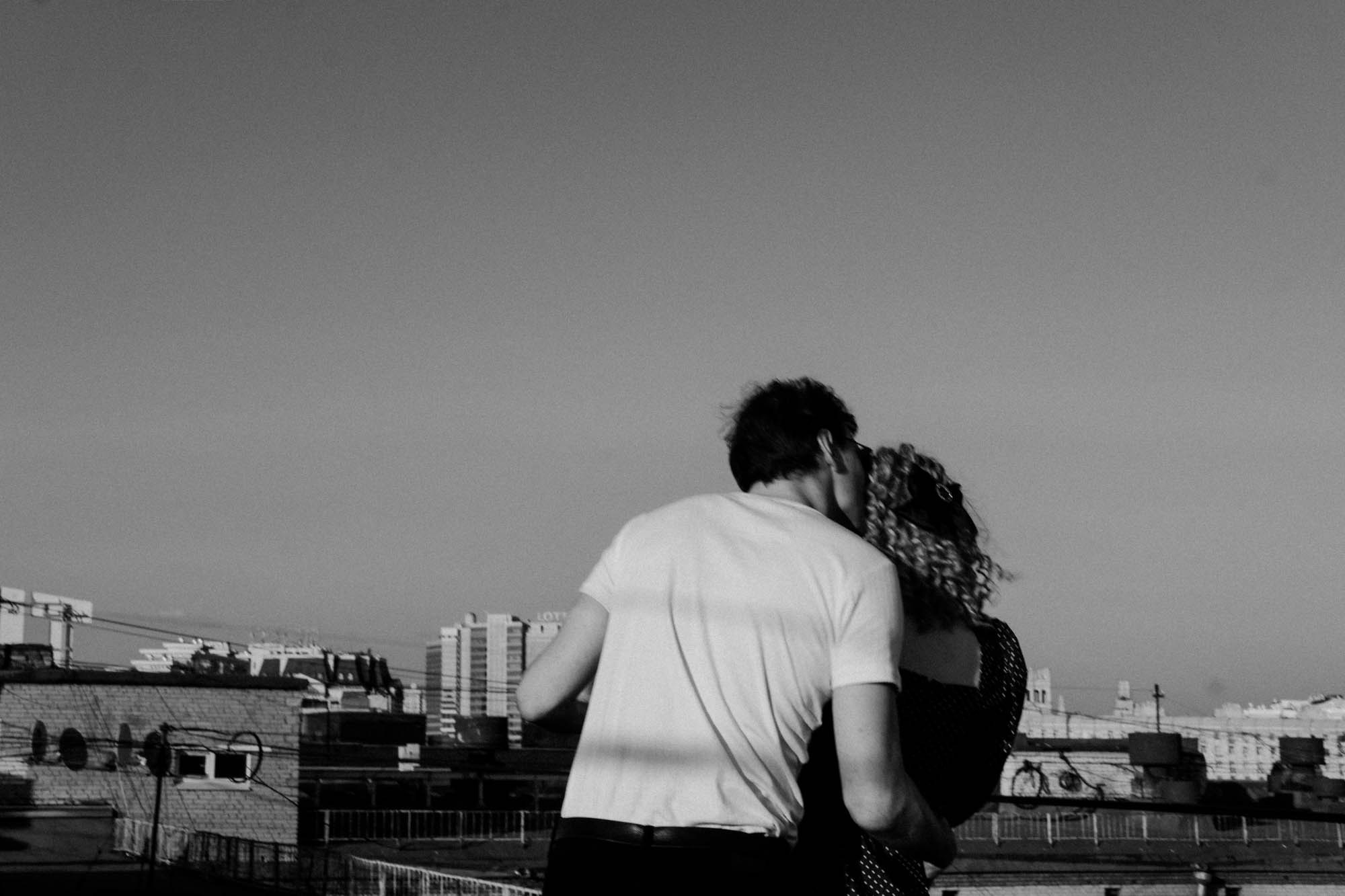 «полезли на крышу?» — «давай!». Свадебный фотограф Александра Тюлякова