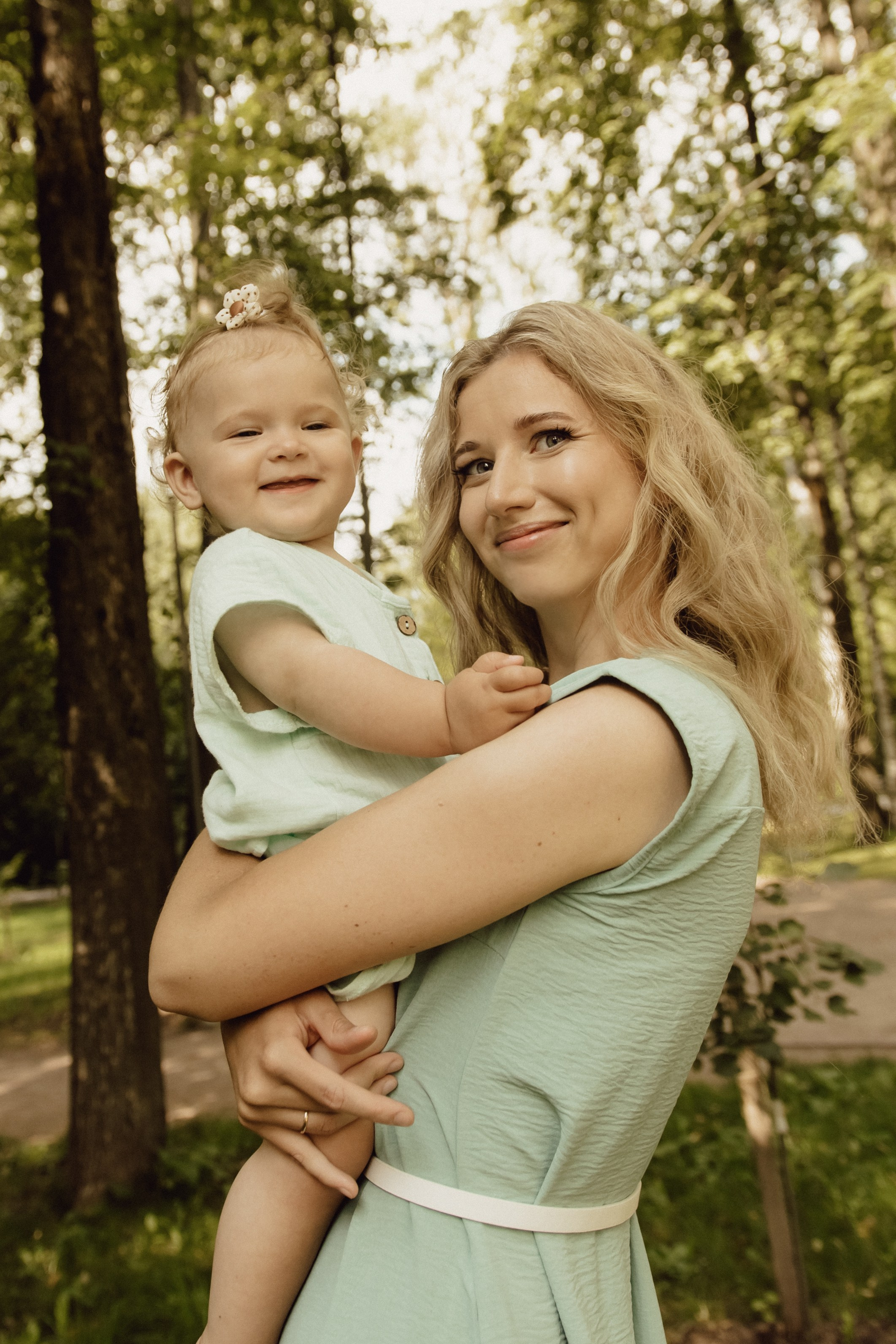 Семья Редькиных в парке Швейцария. Фотограф в Кирове и Кирово-Чепецке Валерия Шиляева