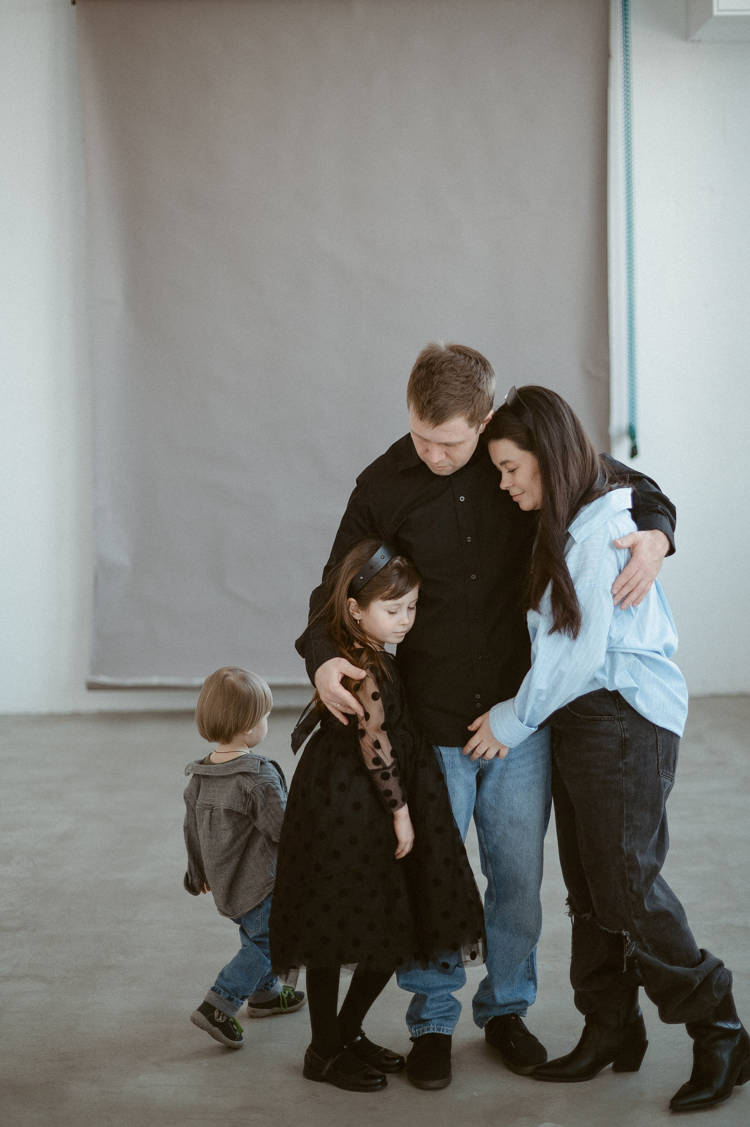 Семейная фотосессия в студии. Свадебный фотограф в Ярославле Денис Медоваров