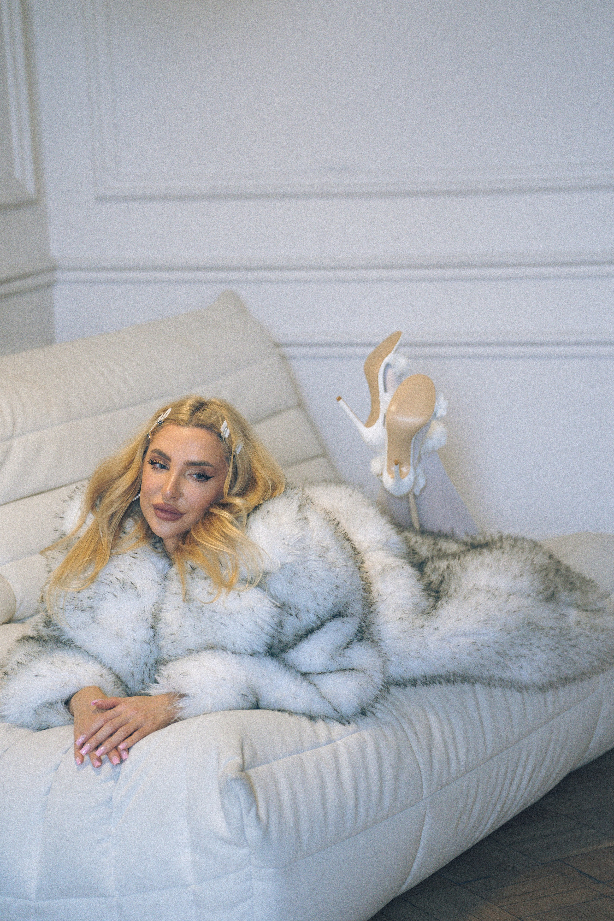 МИНИМАЛИЗМ В СТУДИИ НА ЧЕРНЫШЕВСКОЙ В СТУДИИ С БАЛКОНОМ. Профессиональный фотограф, Санкт-Петербург — Виктория Богомолова