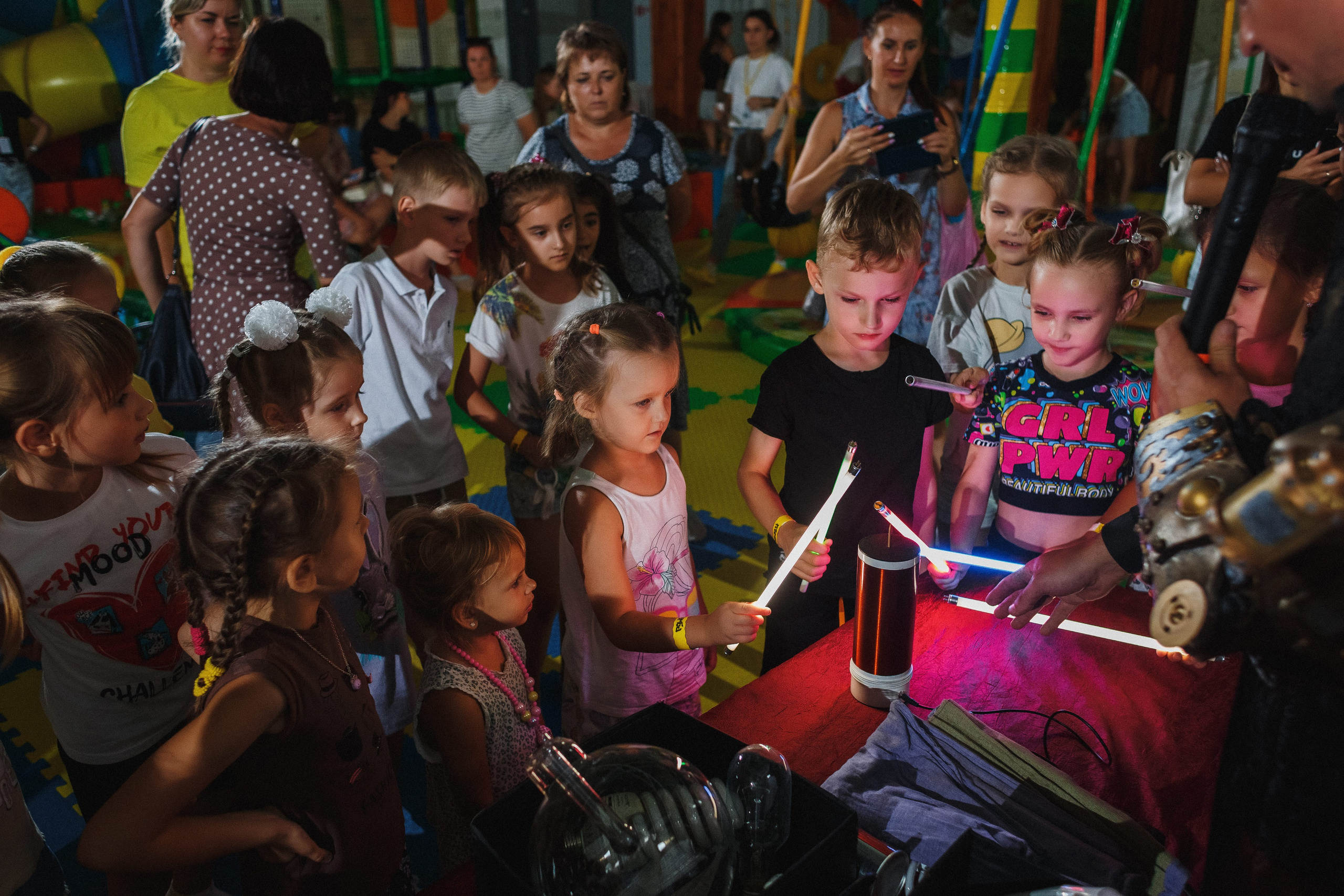 Волшебные моменты: детский праздник в игровой Клумба, Таганрог. Свадебный и семейный фотограф в Таганроге Бакарюк Антон