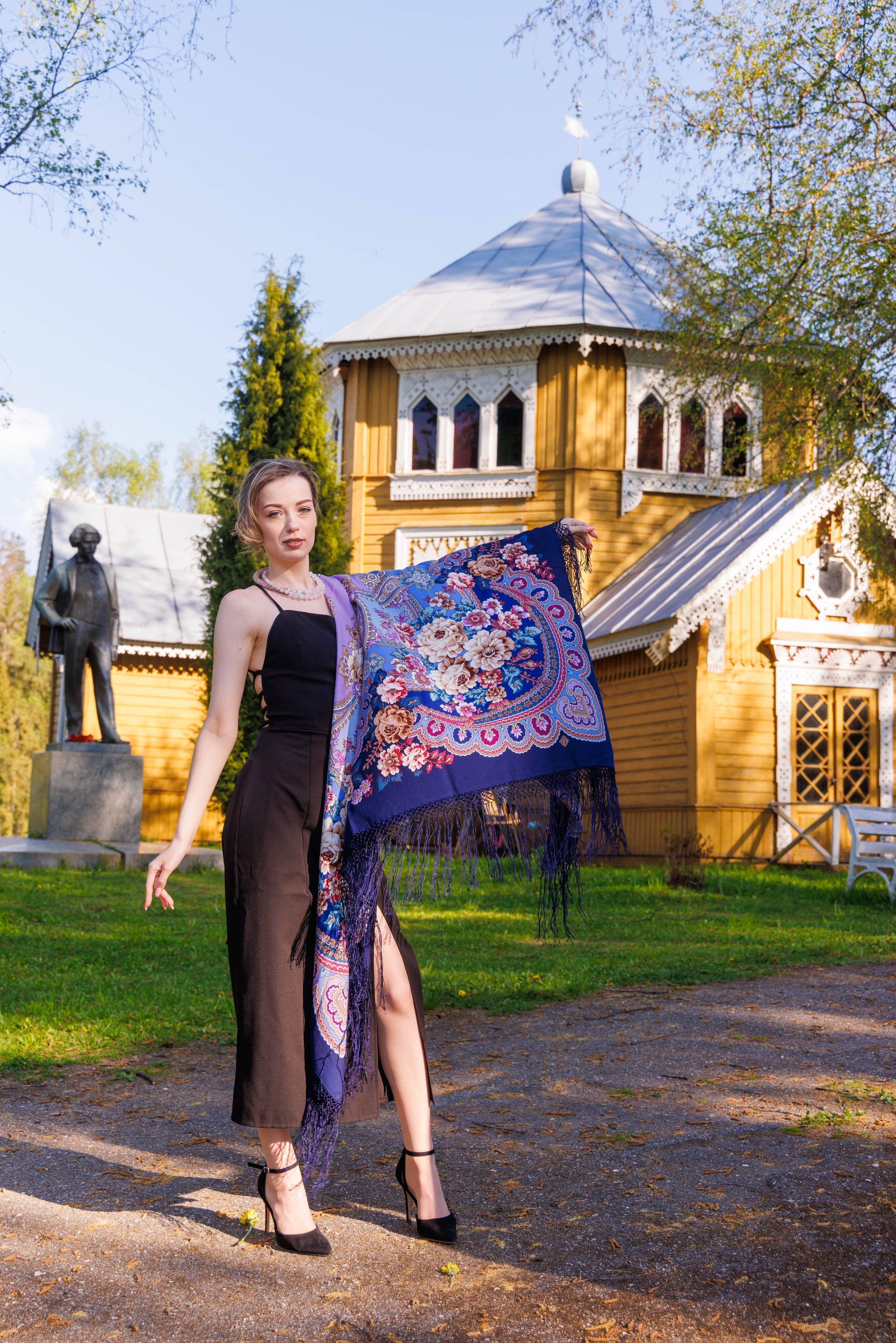 Всероссийский пленэр художников в доме-музее Ильи Репина, 2025. Коллекционер и искусствовед Олеся Ястребова