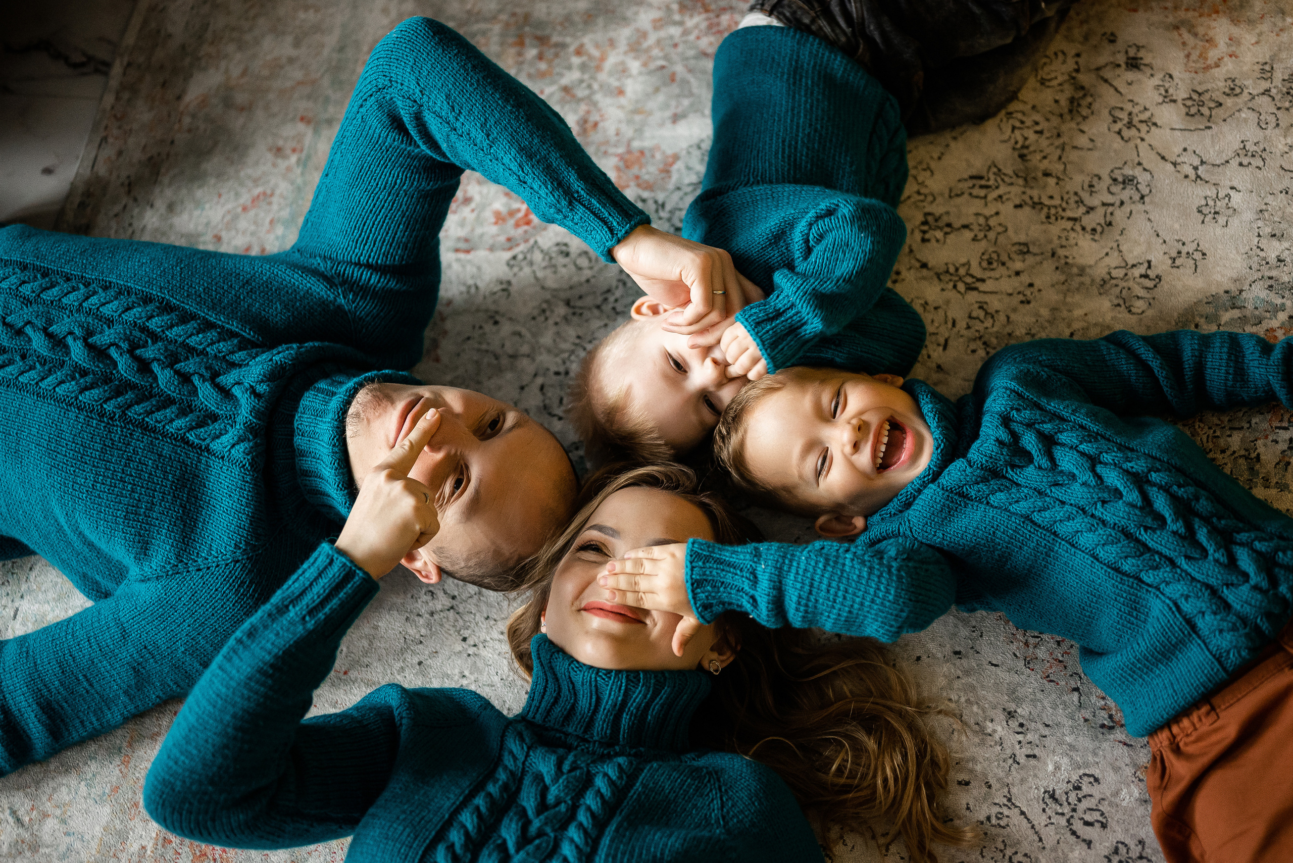 Новогодняя сьемка семьи блогера Ешки. Свадебный и портретный фотограф в Минске Наташа Каракулова