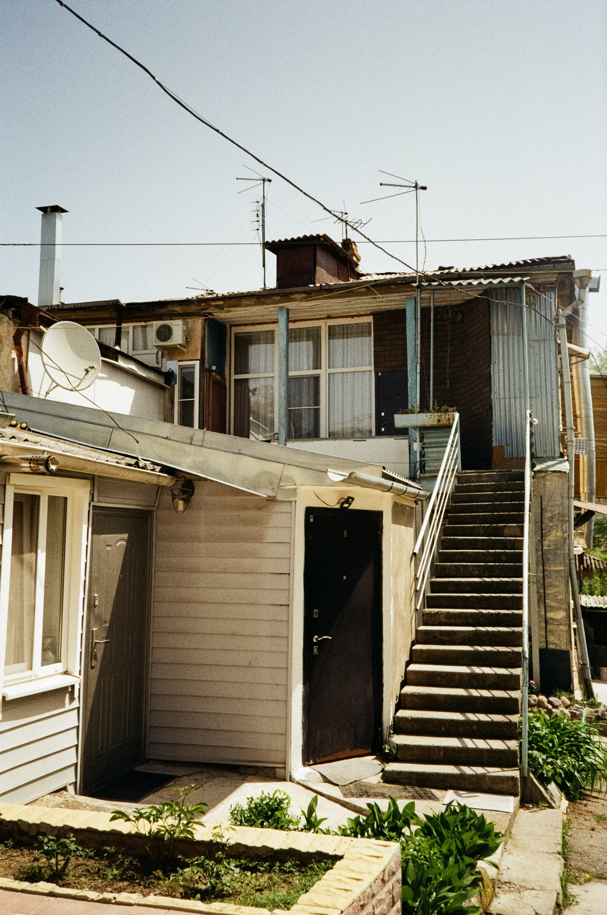 Дворик на Гагарина и Нарзанная галерея. Аллеи Кисловодска. Фотограф-документалист Мария Осокина