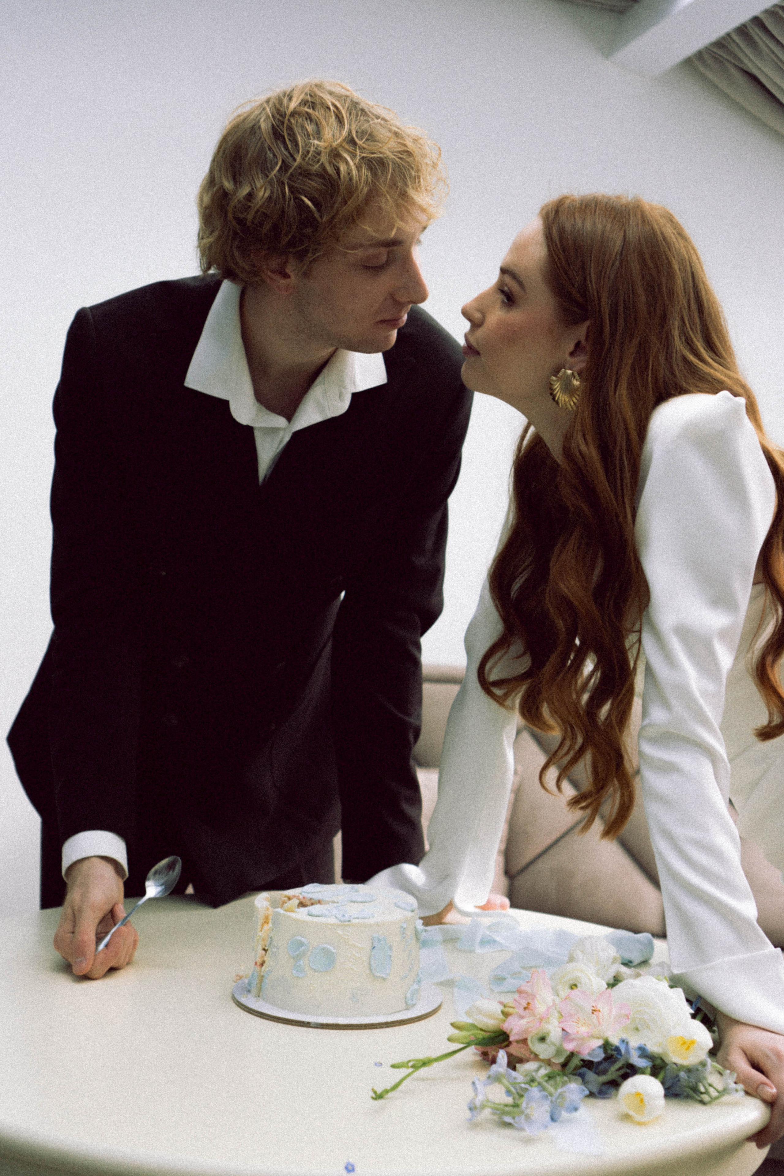 СВАДЕБНАЯ СЬЕМКА В ОТЕЛЕ. СБОРЫ ЖЕНИХА И НЕВЕСТЫ И ТАКЖЕ ТОР И ПОДГОТОВКА К ПРОГУЛКЕ. Профессиональный фотограф, Санкт-Петербург — Виктория Богомолова