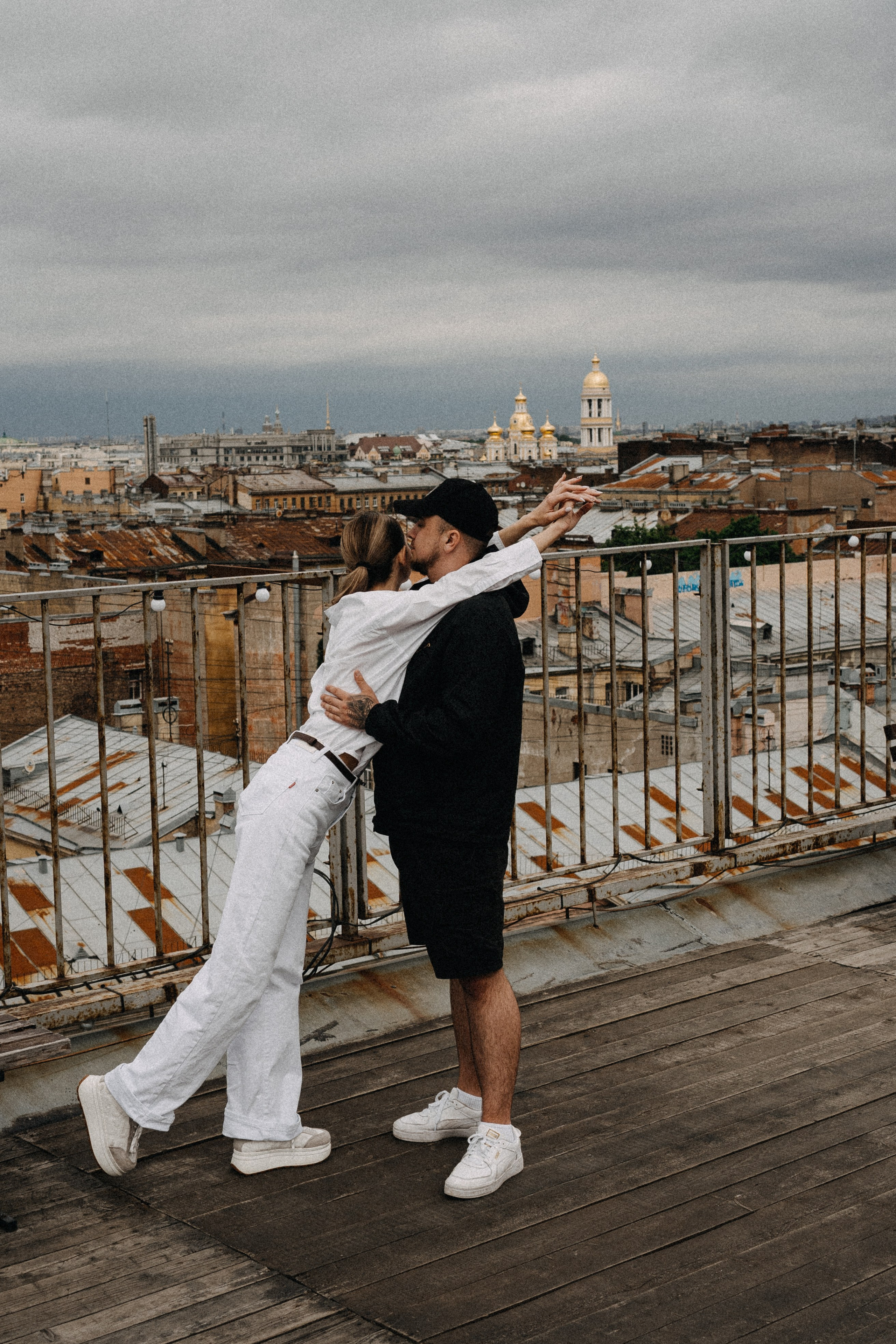 МЫ ГУЛЯЛИ ПРО КРЫШАМ ПИТЕРА. Профессиональный фотограф, Санкт-Петербург — Виктория Богомолова