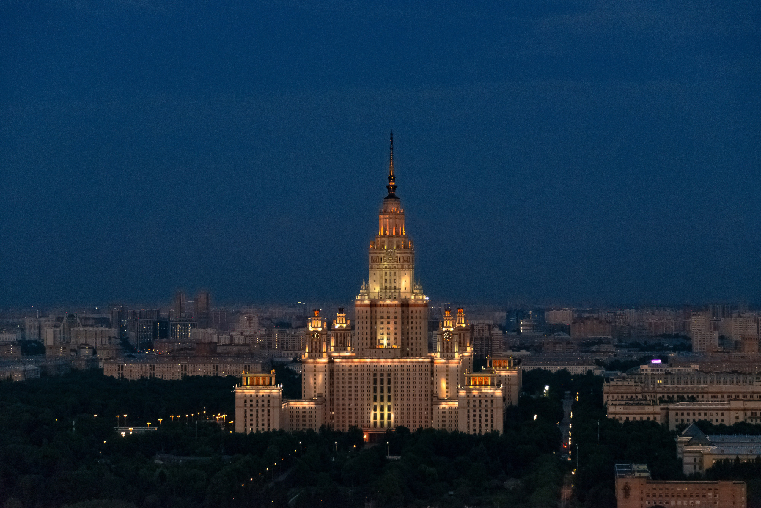 Просто на крышу. Фотограф Лара Кучина