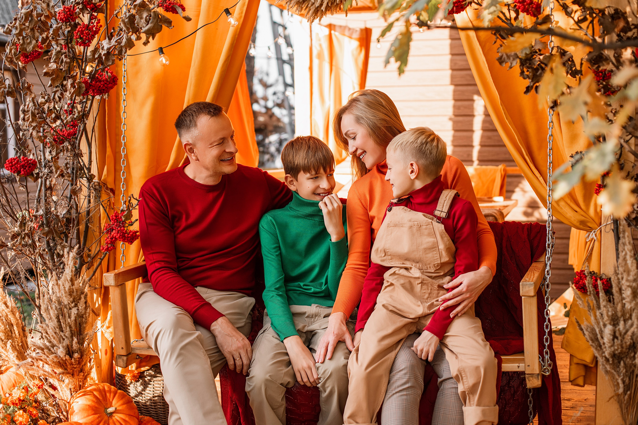 Семейная съёмка в локации «Фото-дача». Фотограф Елена Аленская