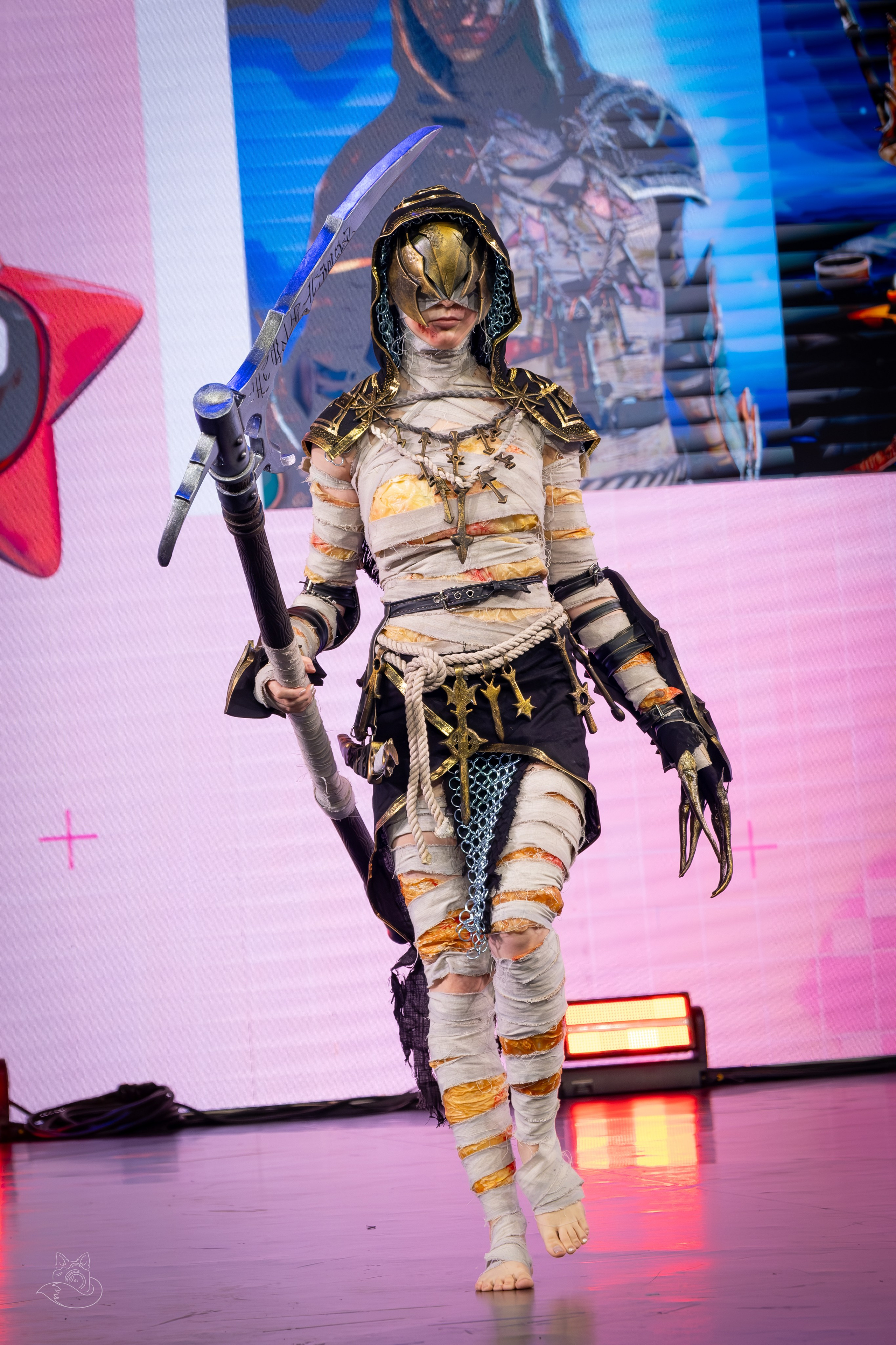 Сцена РЭД ЭКСПО 2024. Косплей фотограф