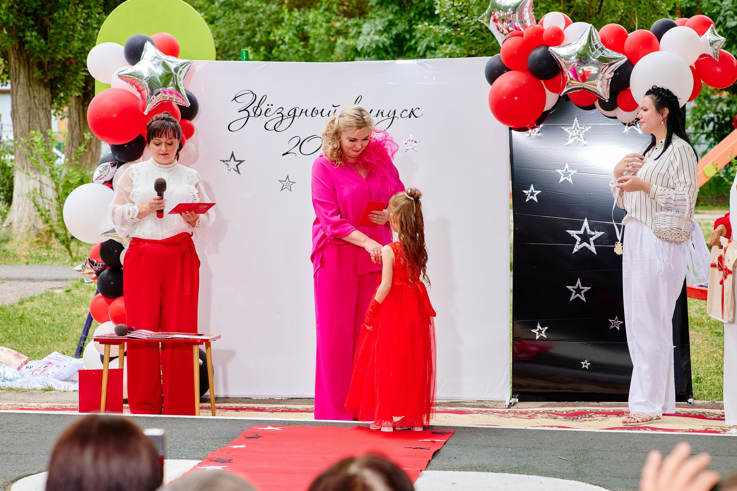 Выпускной 45 сад. Фотограф Выпускные альбомы Таганрог Сергей Коробченко