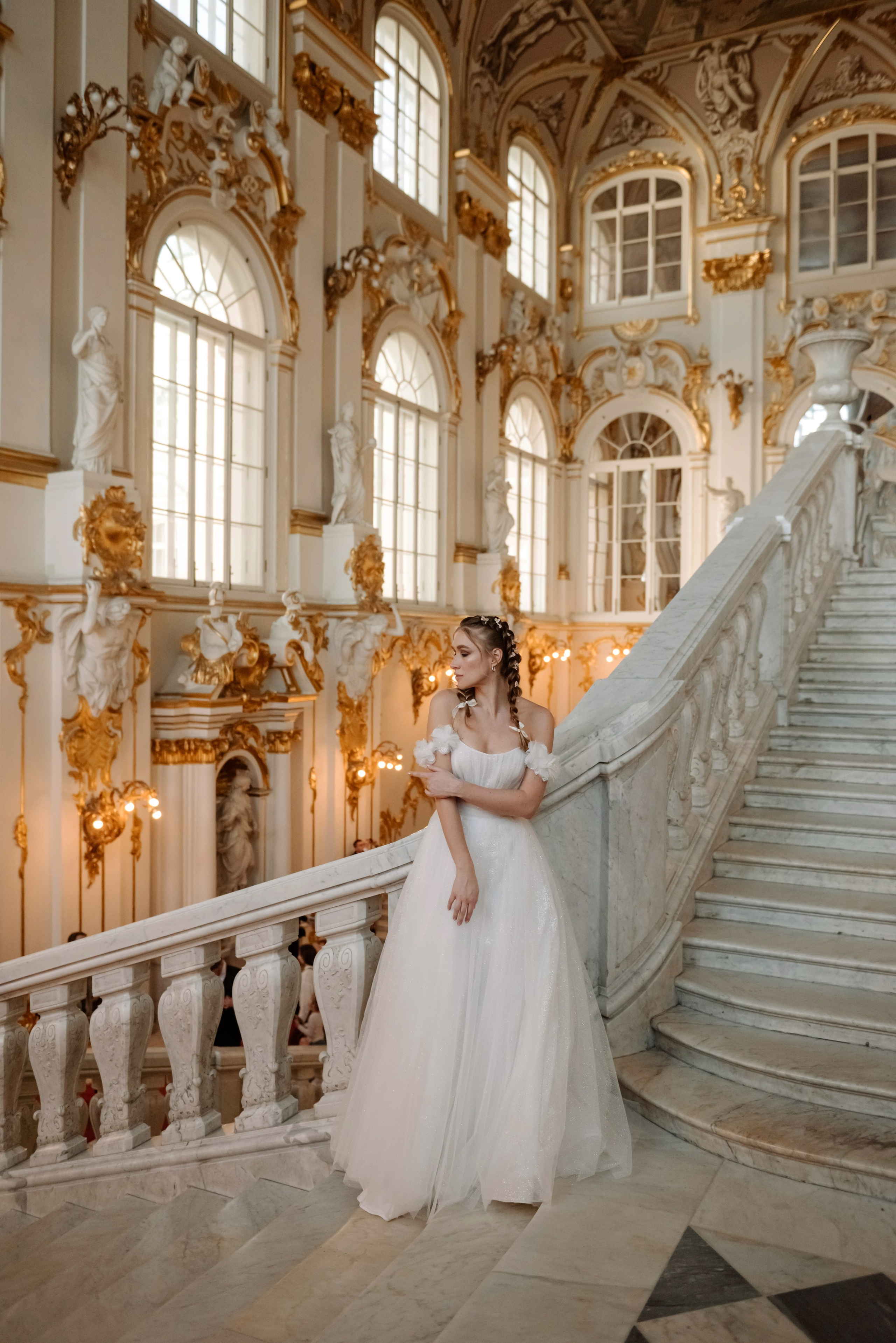В залах лучшего музея. Свадебный и сеейный фотограф в Санкт-Петербурге Елена Худякова