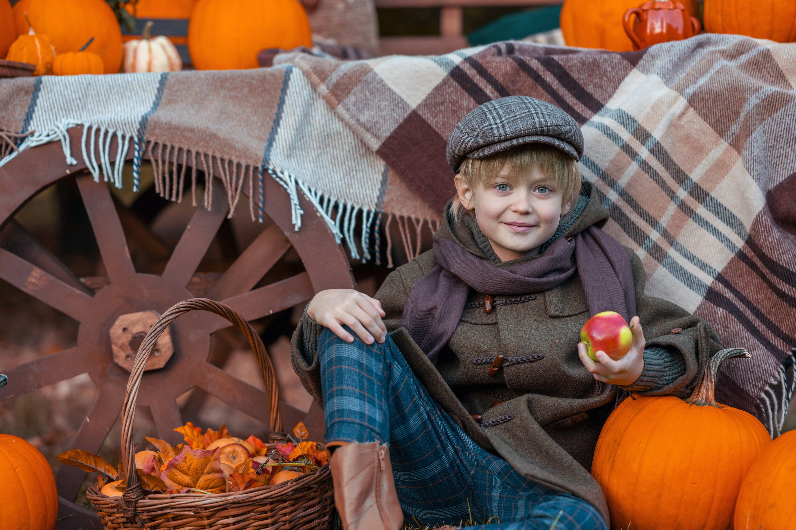 Фотосессия осенью. Семейный и контент фотограф в Москве Alira