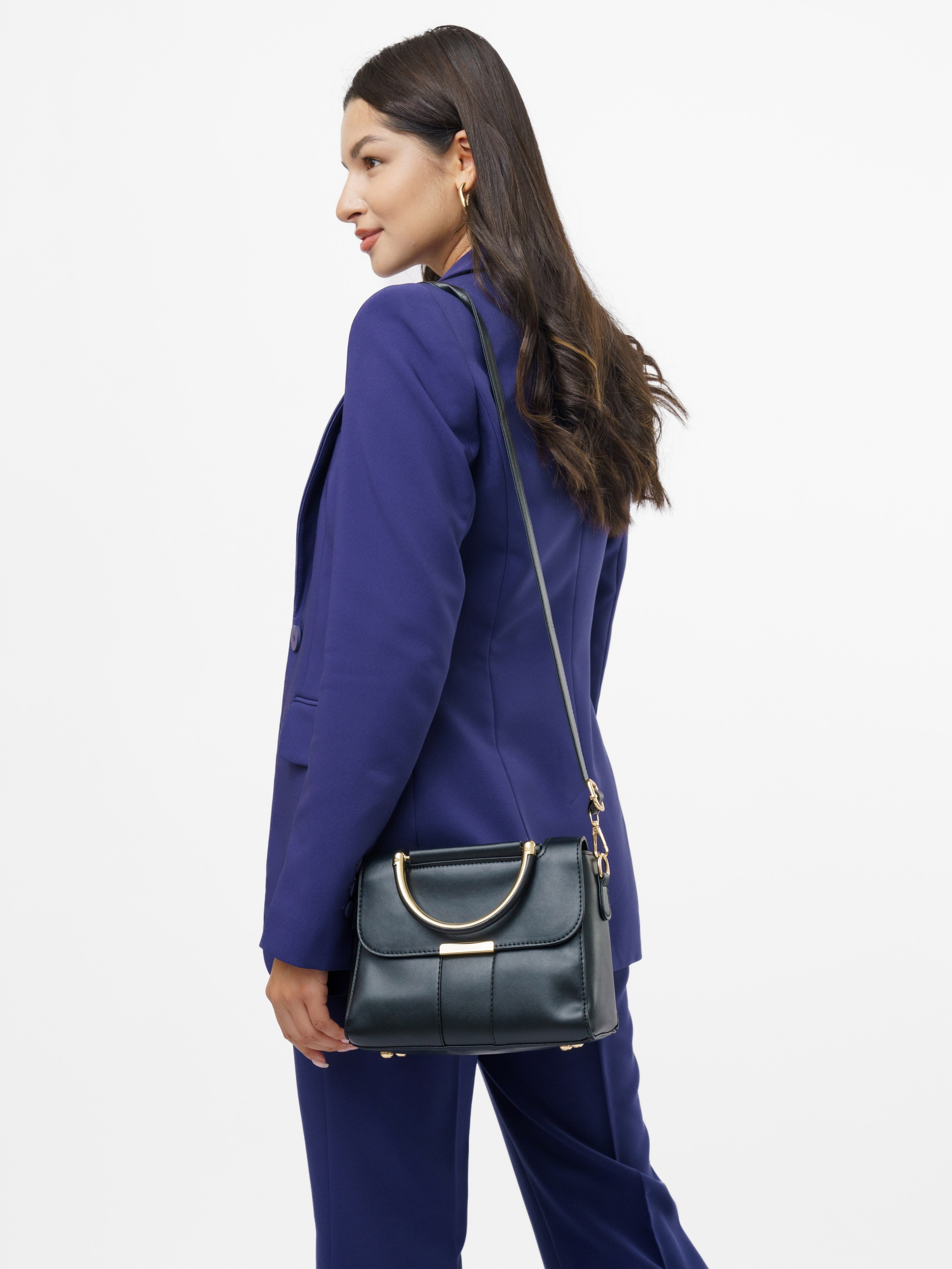 Съемка сумок со стилистом. KED Production — продакшн из СПб. Создаём фото, видео и контент, который помогает брендам и селлерам продавать больше