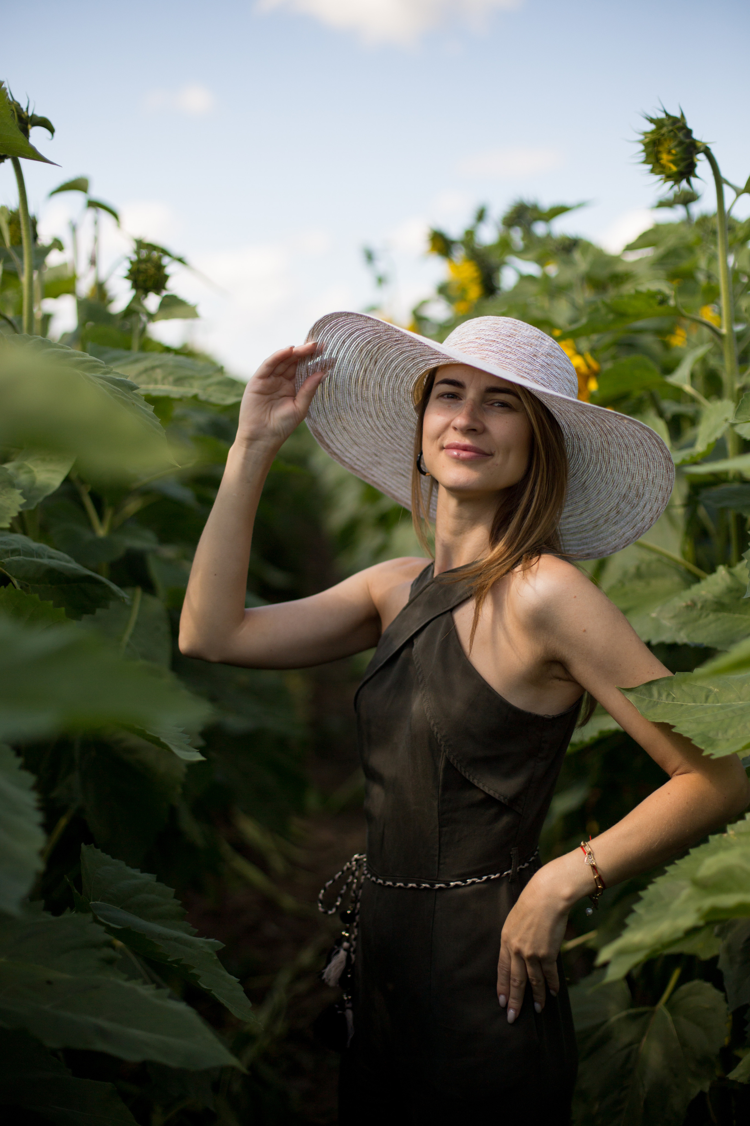Ксюша, Катя и Полина. Съёмка в подсолнухах. Семейный и детский фотограф в Минске Владыко Татьяна