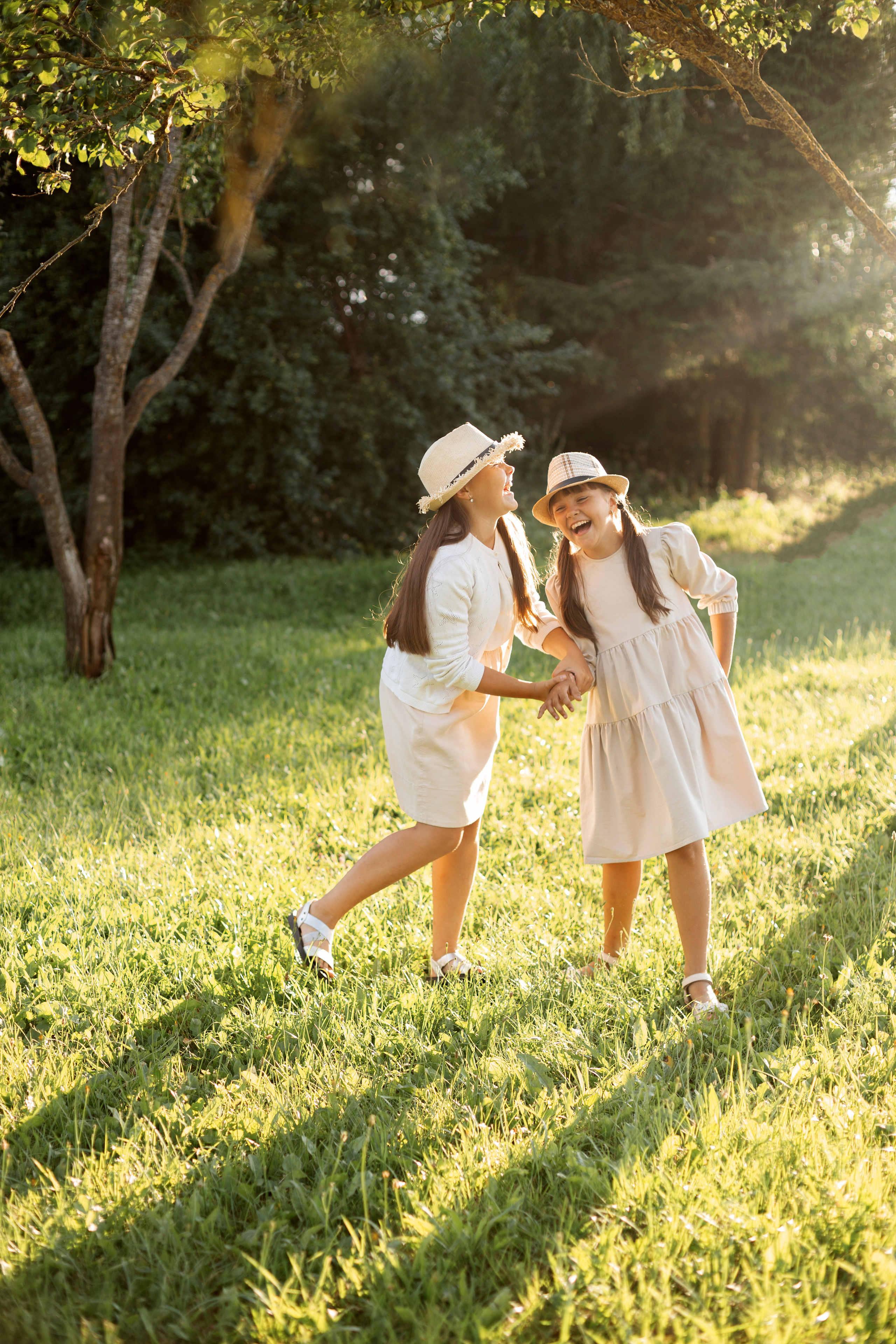 Алеся и Вероника. Веселые сестрички. Семейный и детский фотограф в Минске Владыко Татьяна