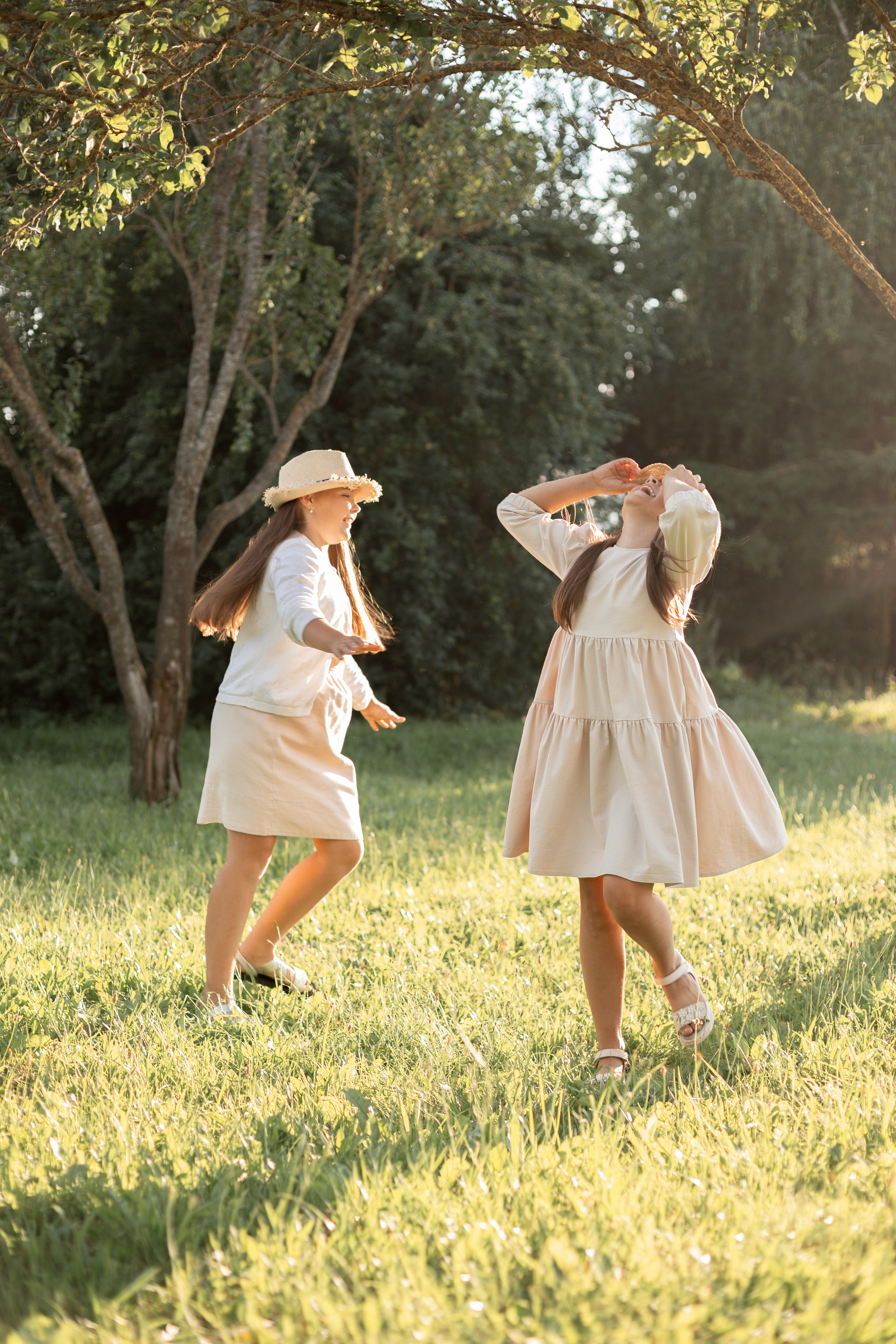 Алеся и Вероника. Веселые сестрички. Семейный и детский фотограф в Минске Владыко Татьяна