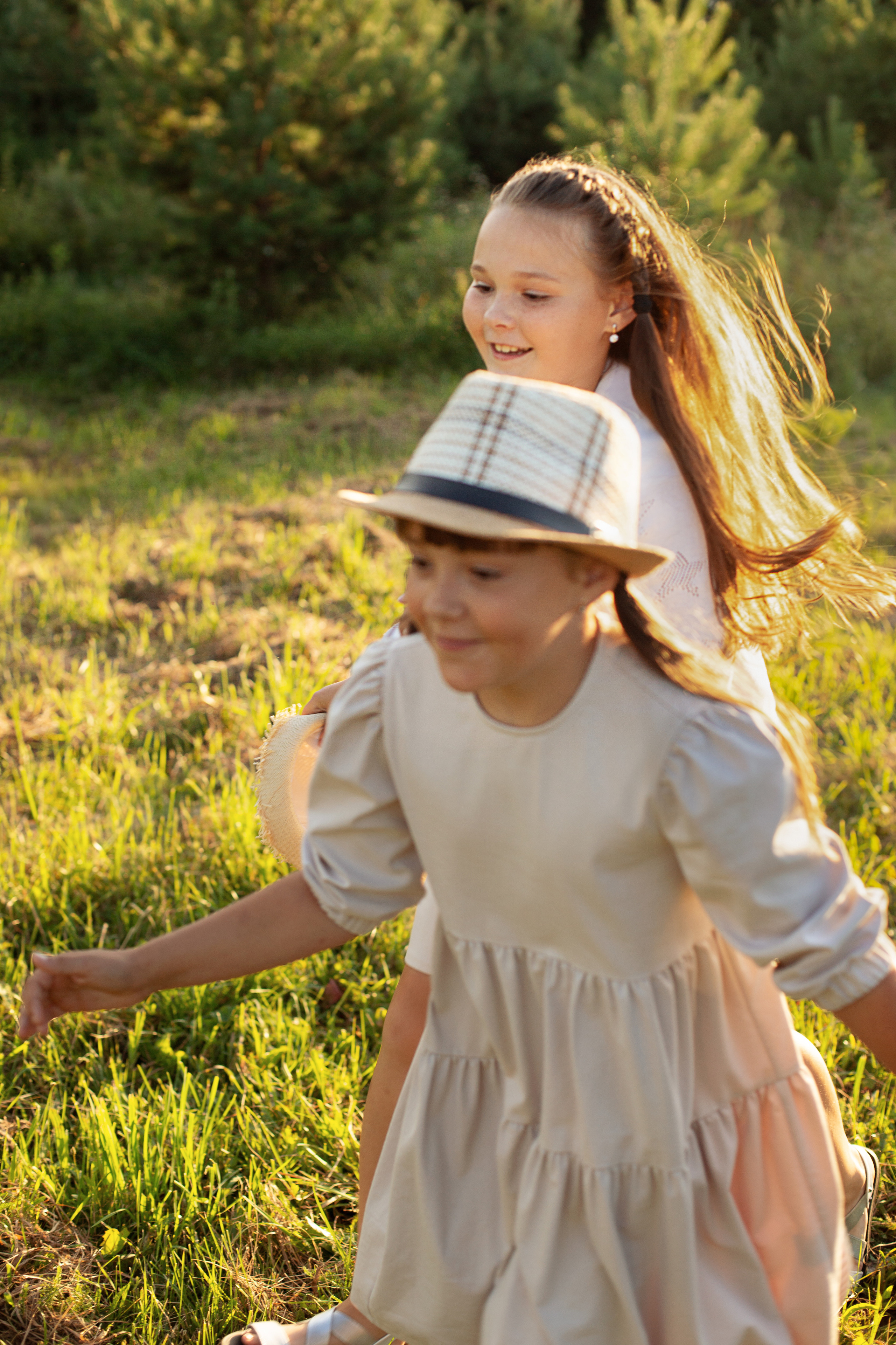 Алеся и Вероника. Веселые сестрички. Семейный и детский фотограф в Минске Владыко Татьяна