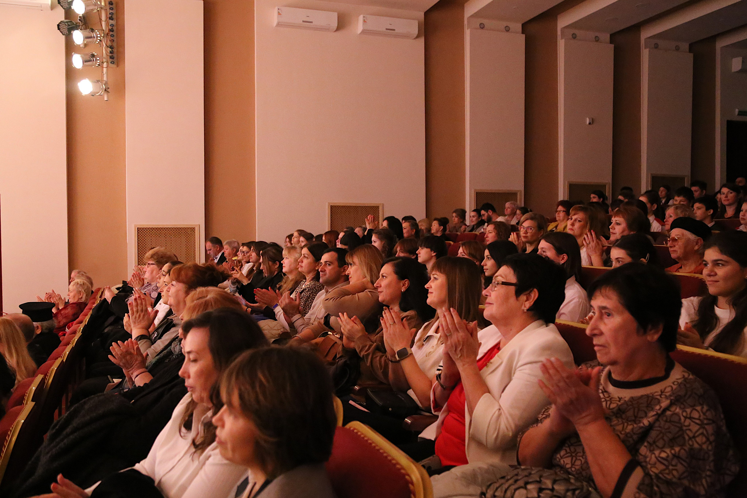 День Волонтёра. Жизнь курорта Кабардинка в фотографиях
