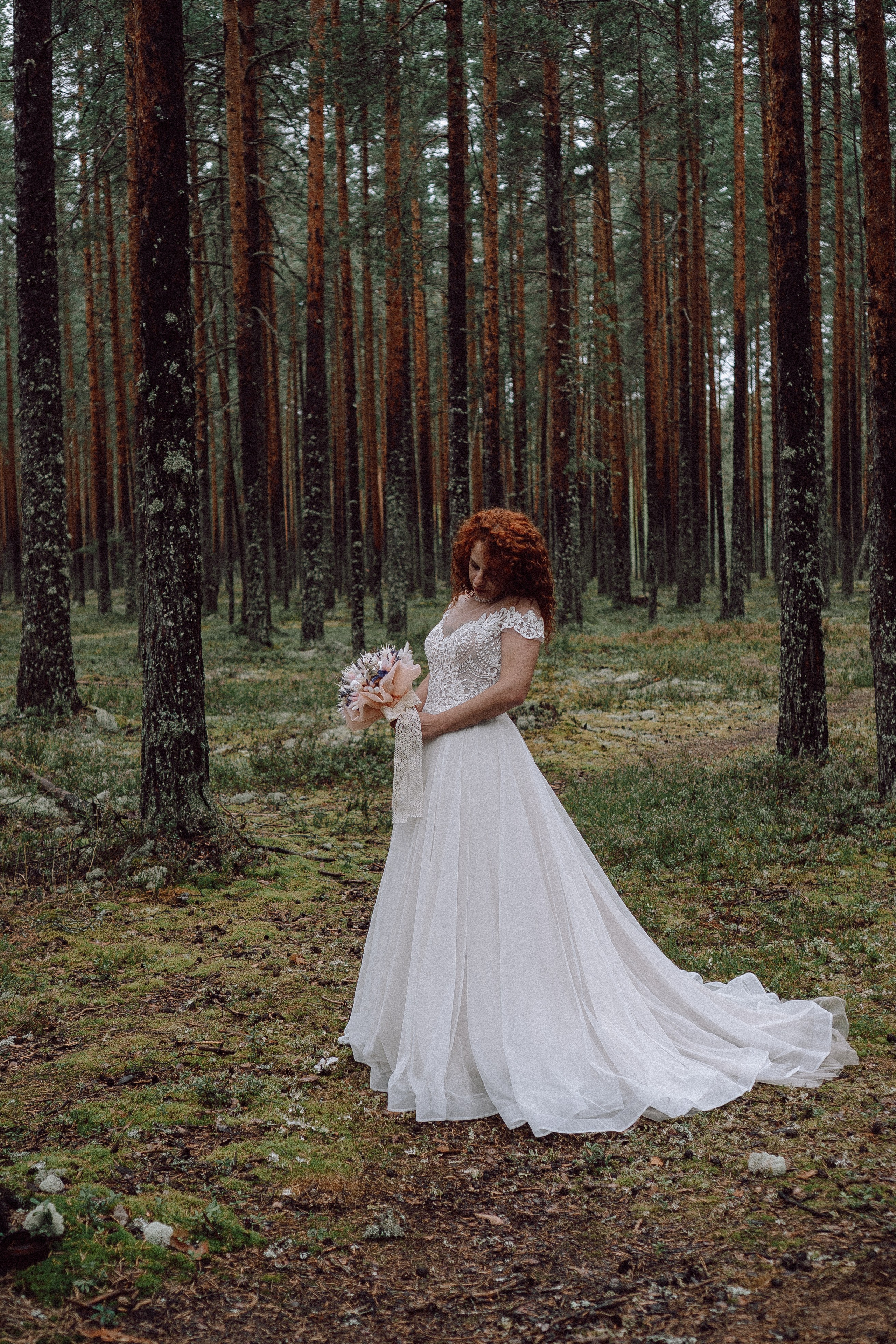 СВАДЕБНАЯ ФОТОСЕССИИЯ ПАРЫ В ГОРОДЕ ПРИОЗЕРСК В СОСНОВОМ ЛЕСУ И С ПИКАПОМ. Профессиональный фотограф, Санкт-Петербург — Виктория Богомолова