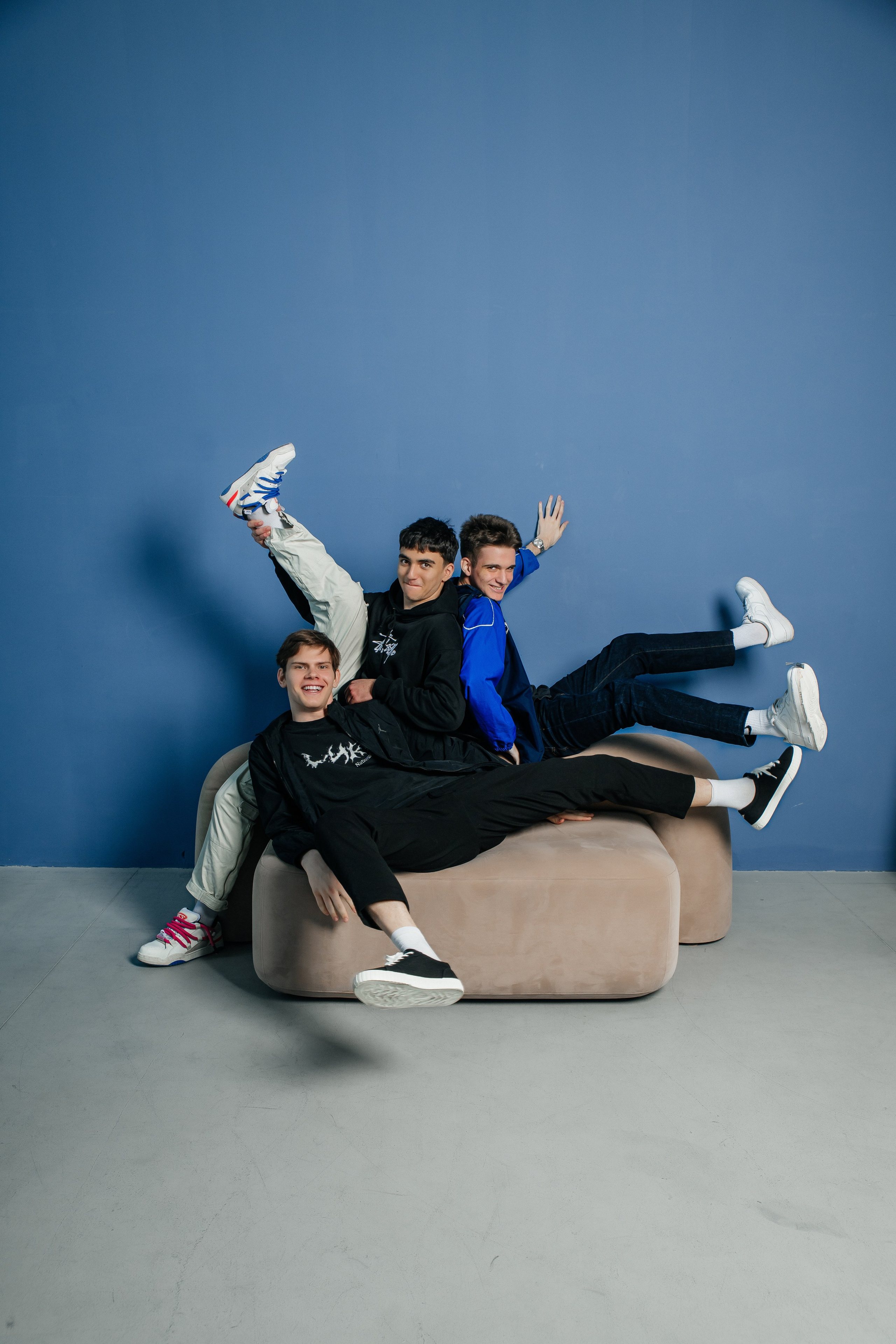 Школа № 16 — Владивосток 2025. Фотограф Ярмишко Дарья. Выпускные фотокниги