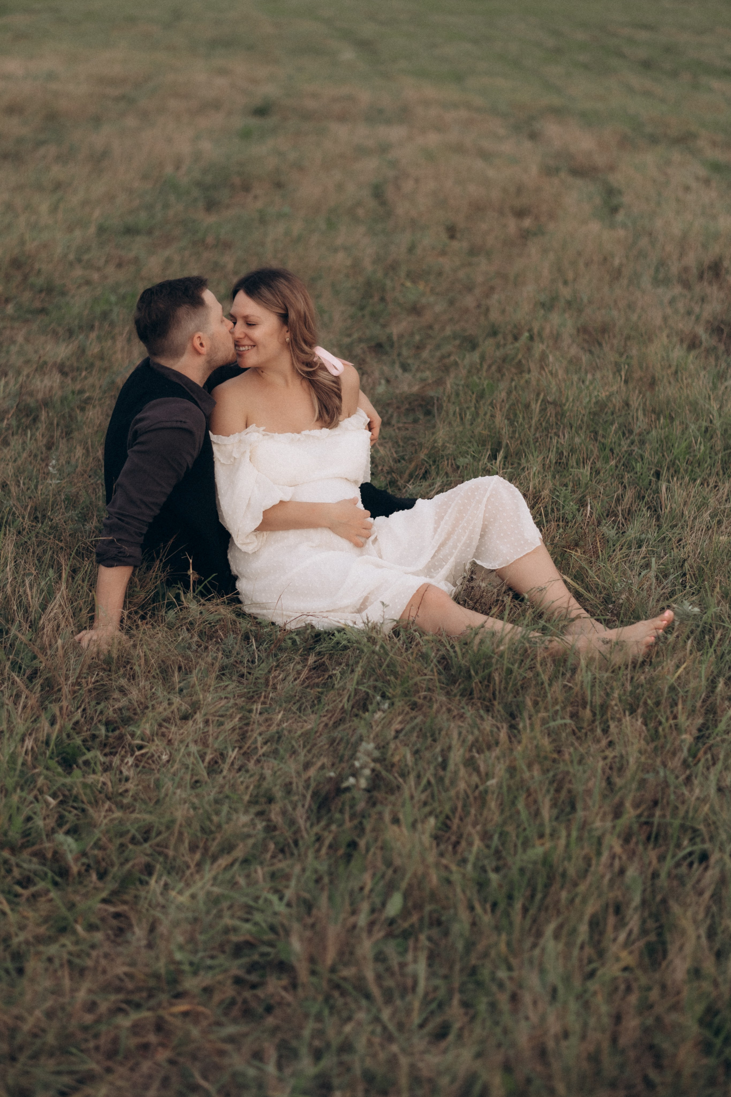 Фотосессия лавстори в поле