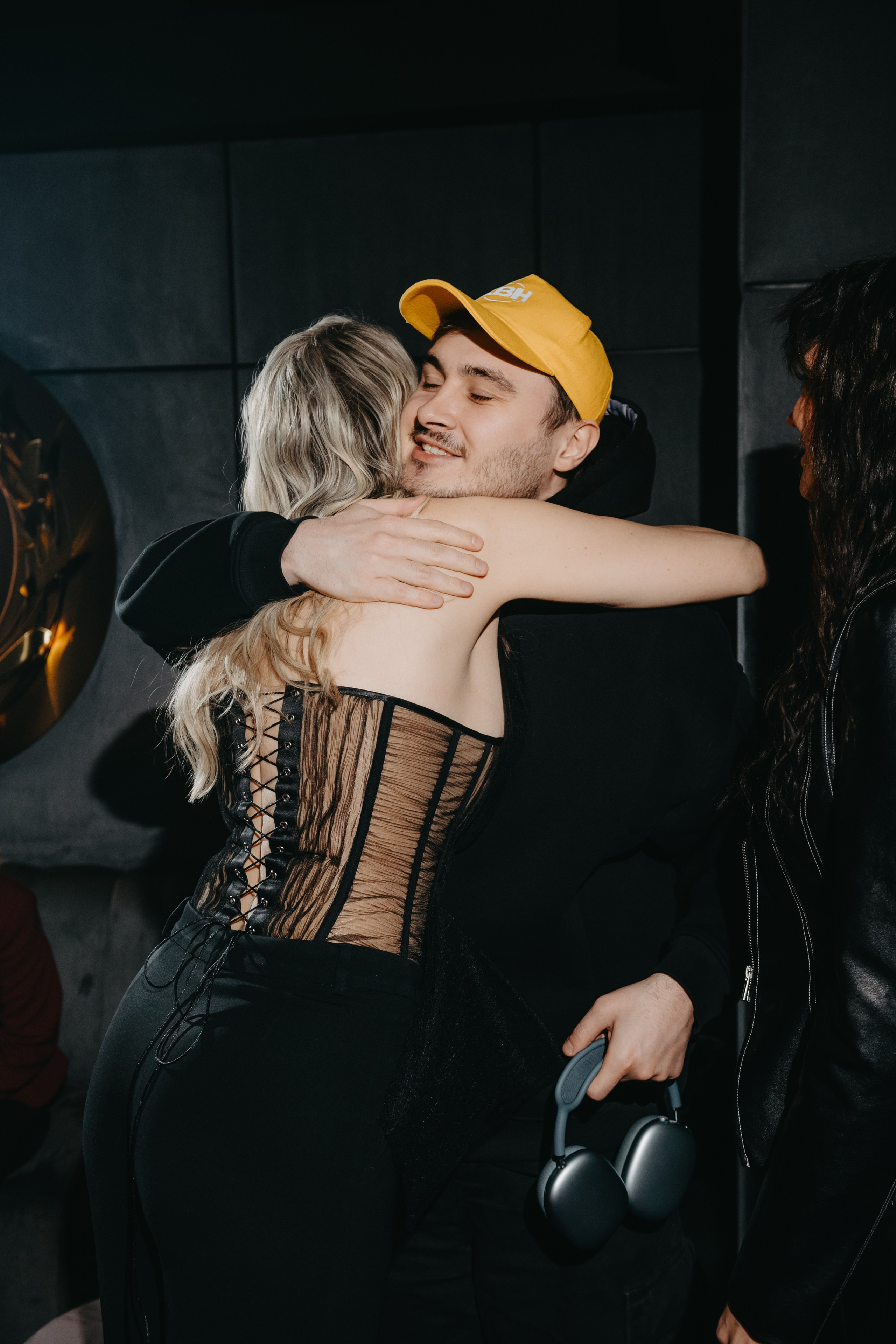 День рождения в Hide