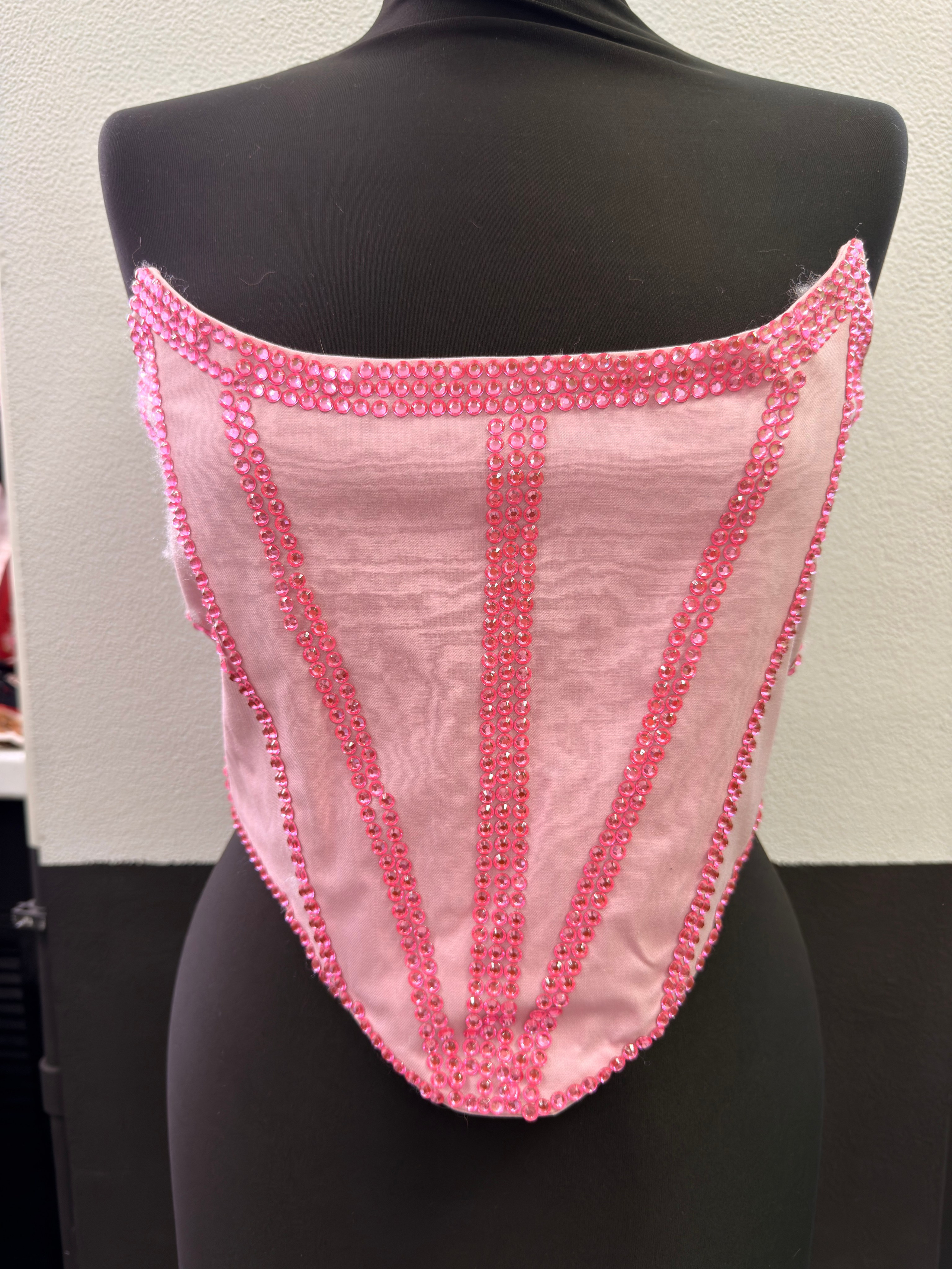 Корсеты в аренду. Аренда костюмов, платьев и реквизита для фотосессий на Камчатке