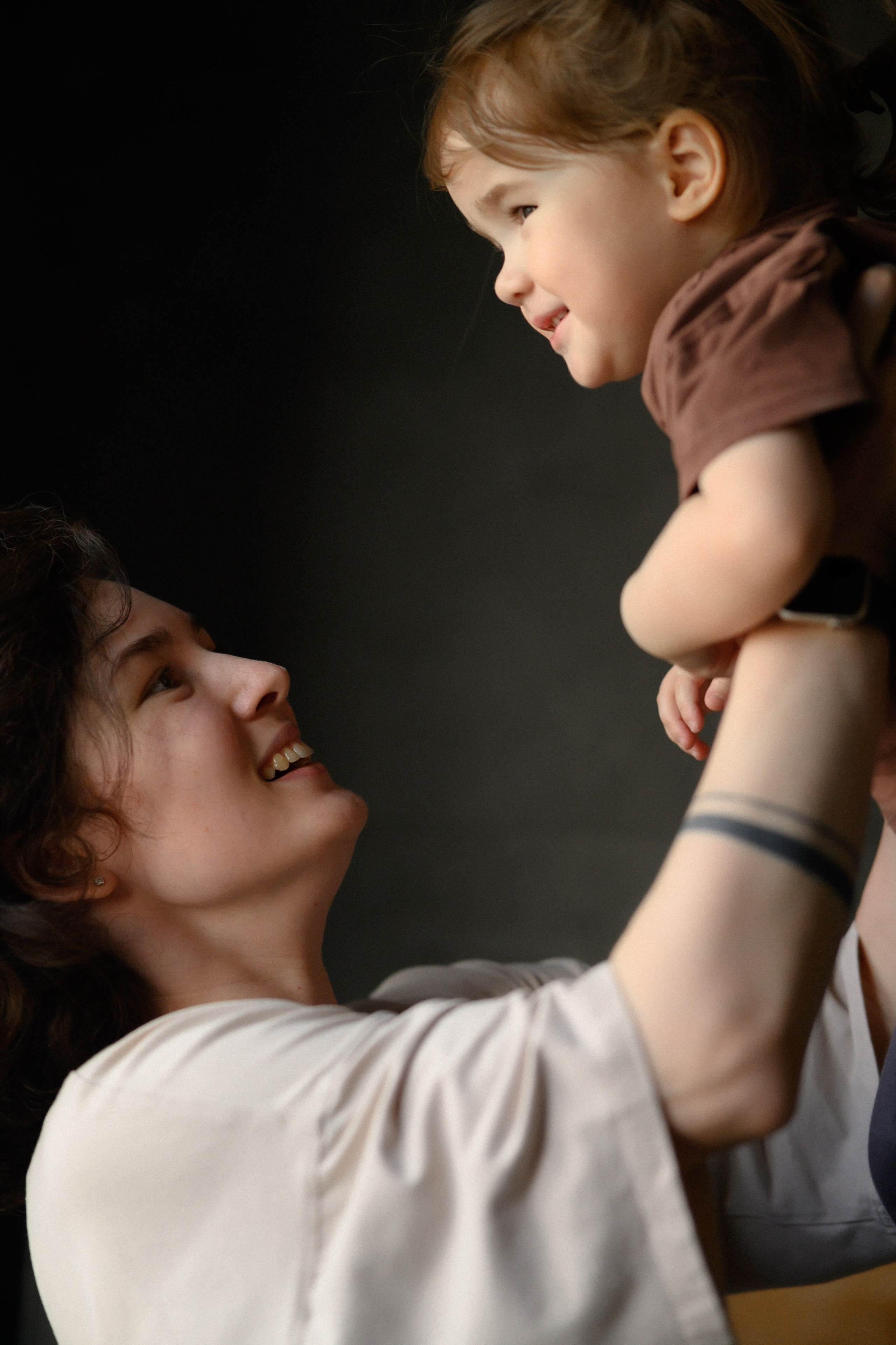 Руслан, Марта и Кира дома. Семейный и свадебный lifestyle-фотограф в Москве Мария Петрова