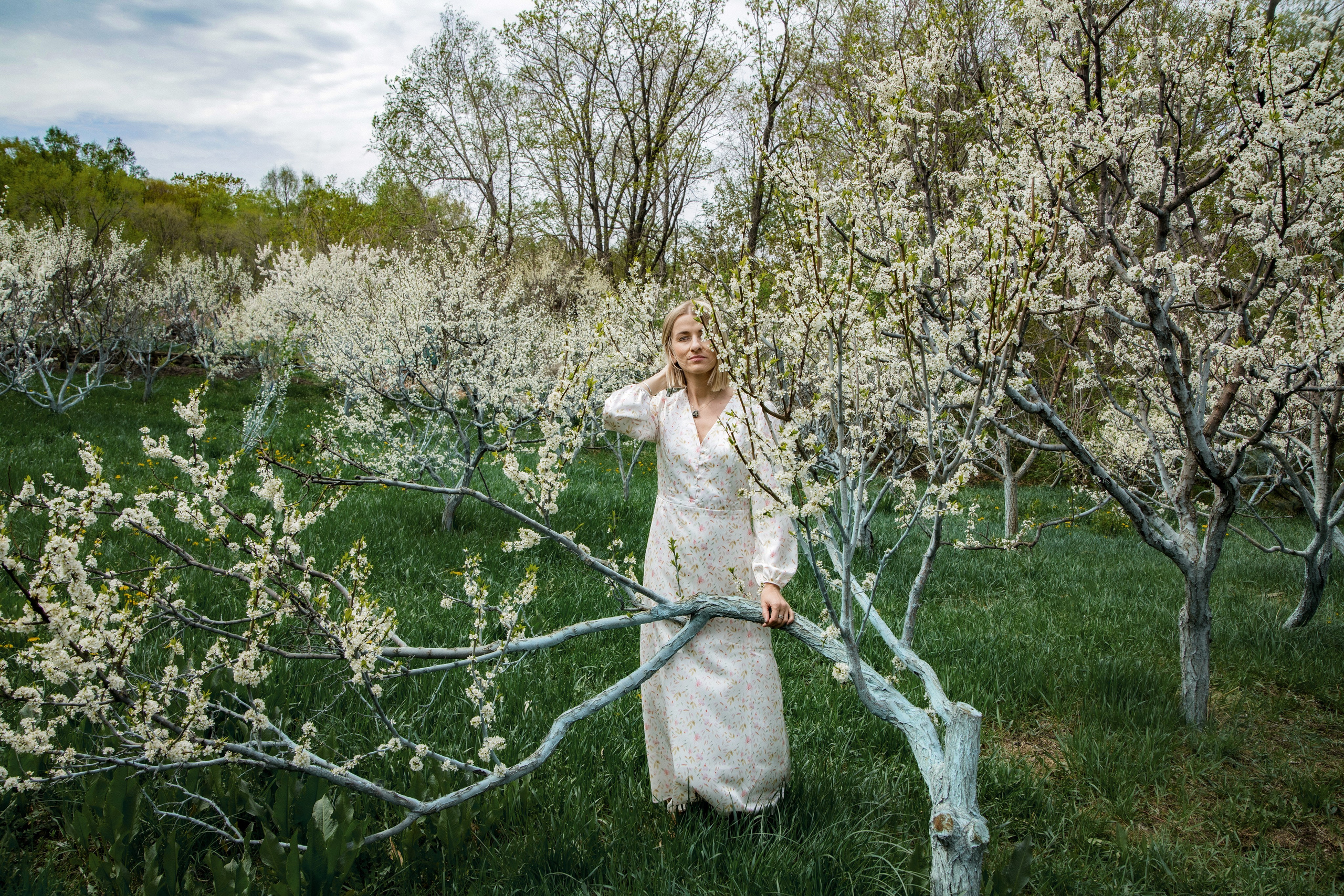 Портретная фотосессия в цветущем саду. Арт-фотограф. Фотосъемка, авторские принты для интерьера