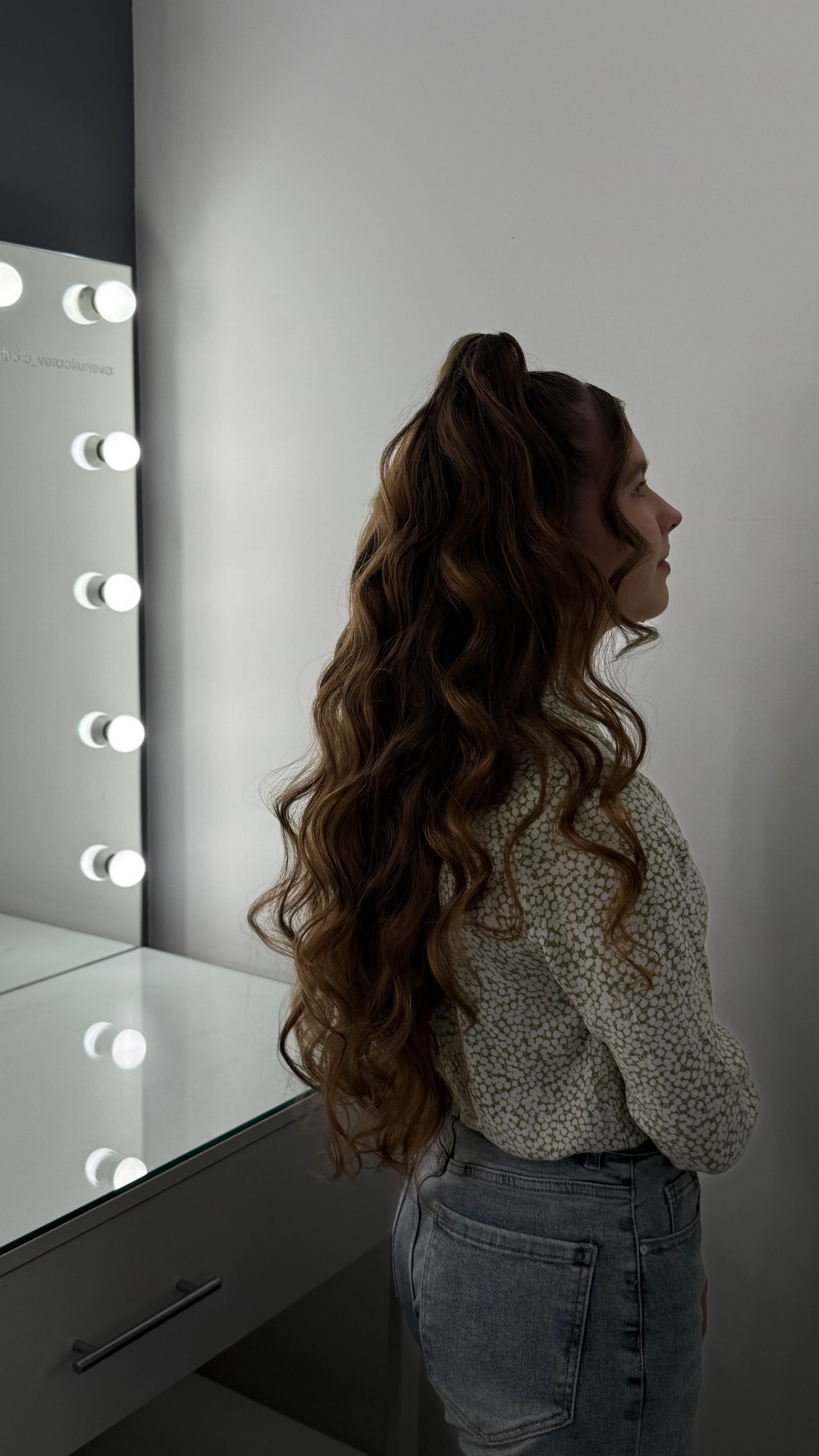 Прически, укладки. Студия визажистов, стилистов по прическам, бровистов и мастеров по ресницам