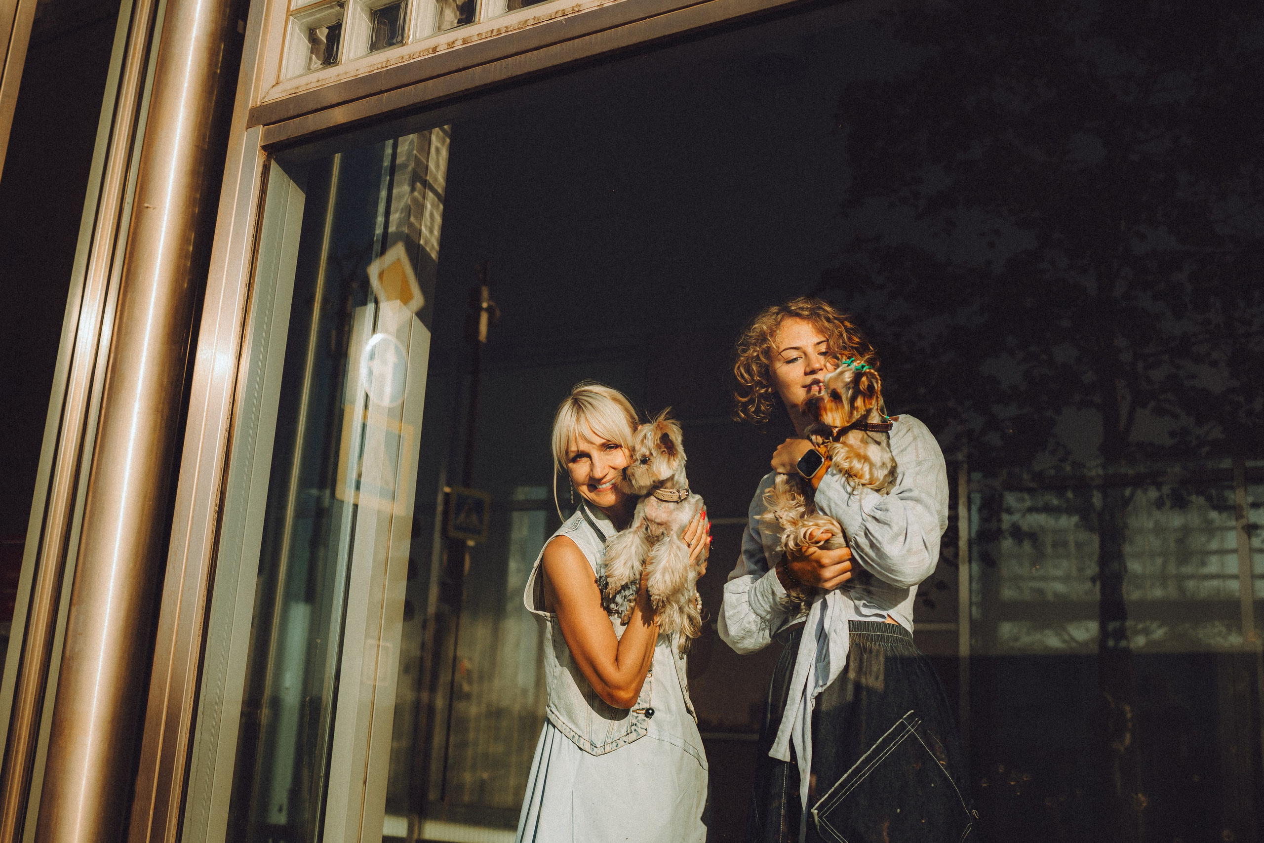 Дженни, Оливия и их семья