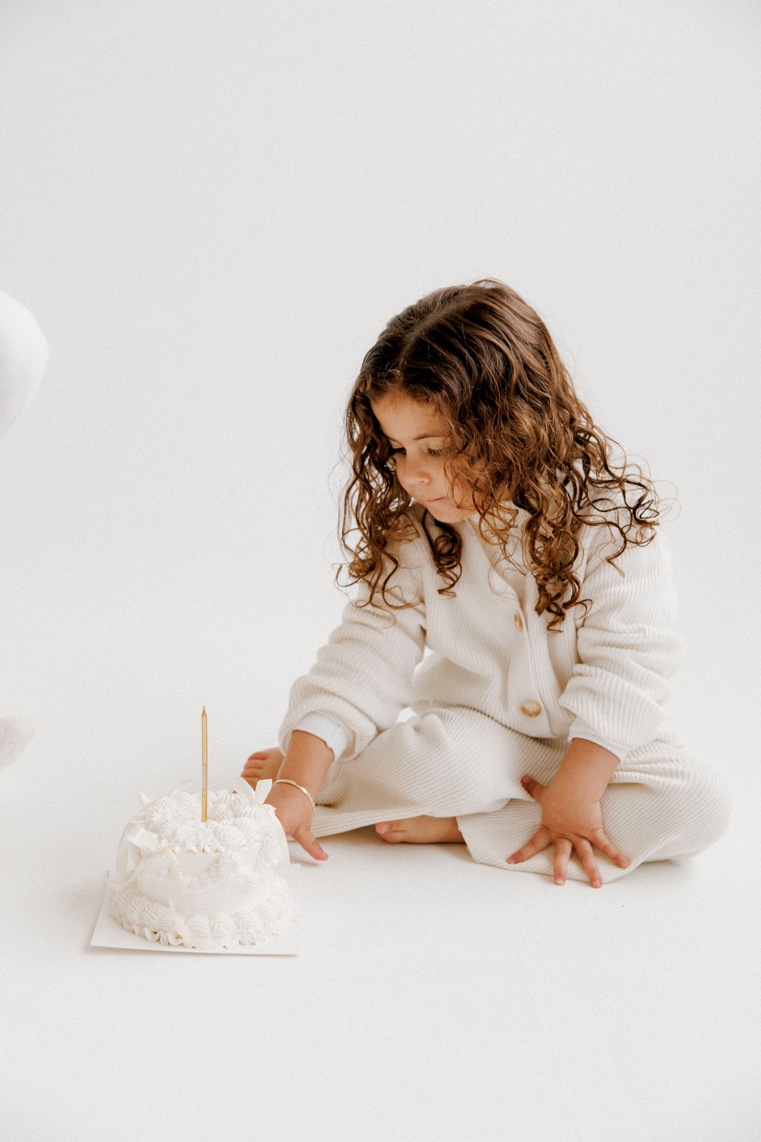 Family photoshoot in White Studio. Wedding and family photographer