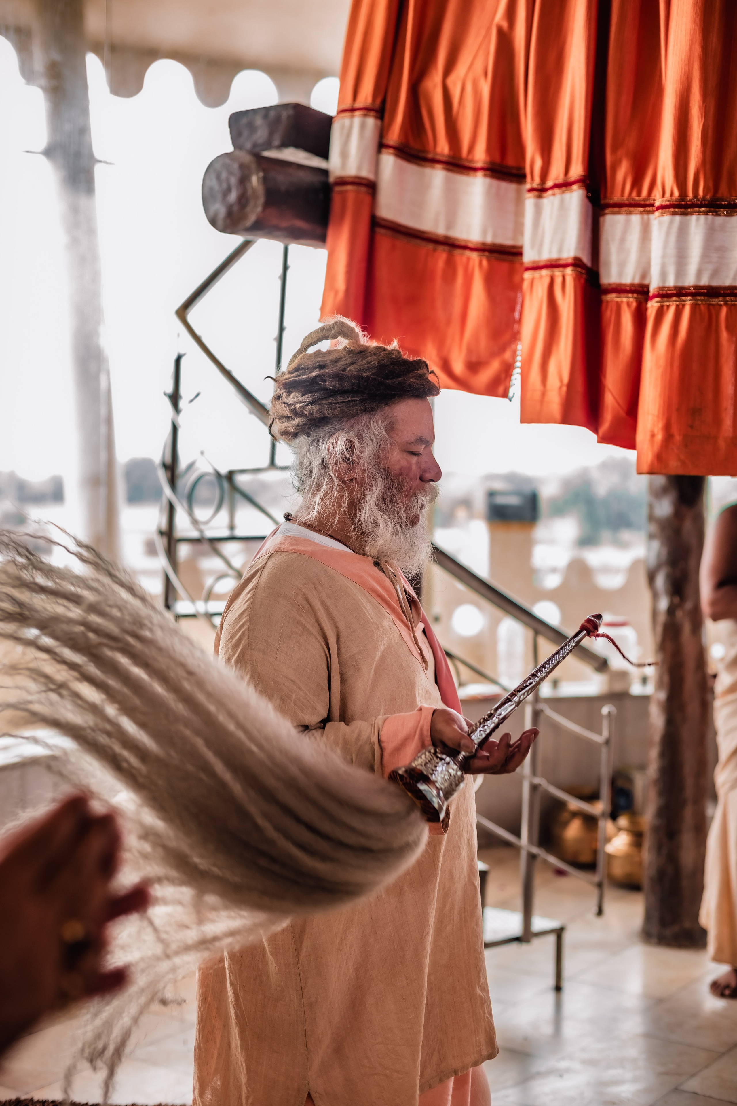 Abhisheka Devraha Baba on Sri Devdas ji maharaj bd. Mariam Bagdasaryan